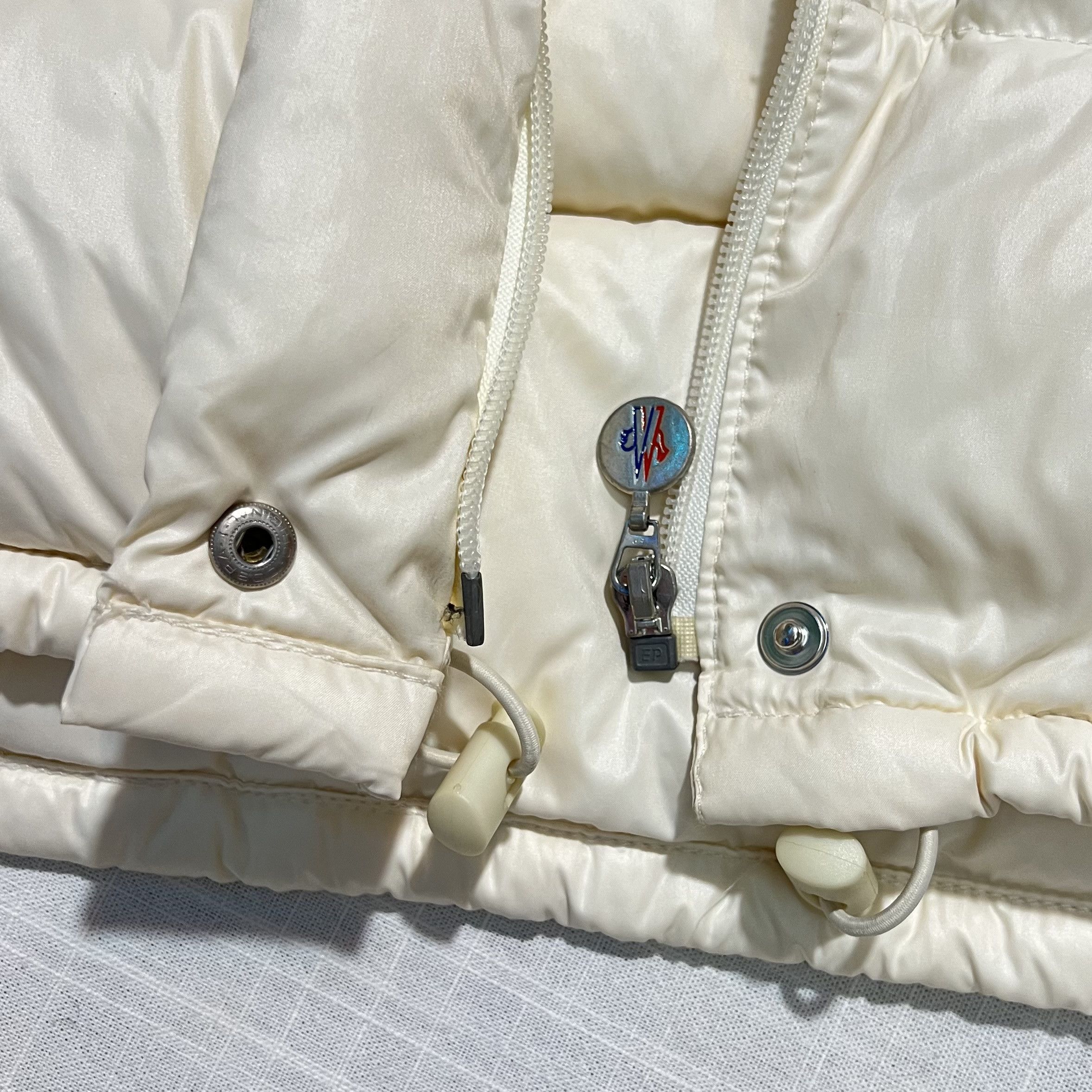 Moncler Moncler Vintage puffer down jacket Size S / US 4 / IT 40 - 16 Thumbnail
