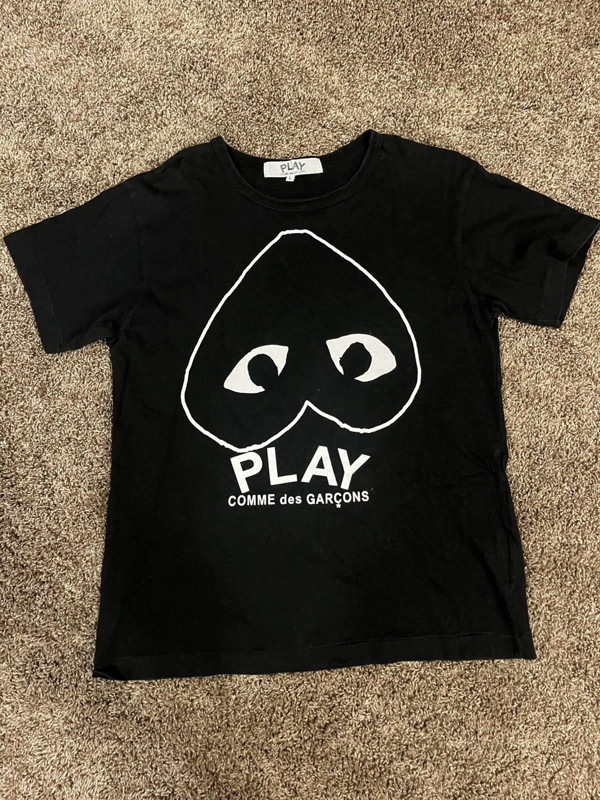 トップス PLAY comme des gascons logo tee Comme des Garçons Play T-shirt with logo patch | Men's