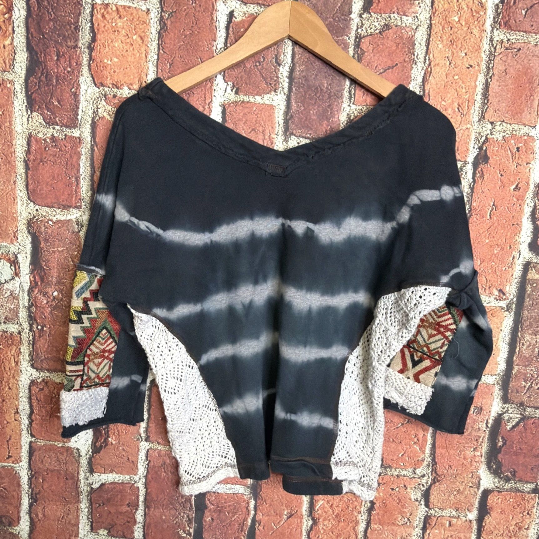Vintage Gimmicks by BKE Tie Dye Shirt 3/4 Sleeve V-Neck Cotton Womens Small Vintage: No Size S / US 4 / IT 40 - 3 Thumbnail