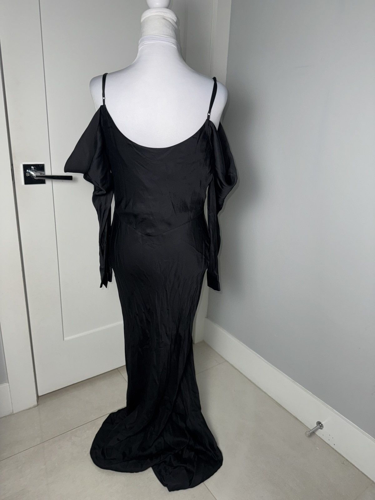 L'AGENCE L’agence Black Long Sleeve Silk Juniper Dress/Size 2 Size XS / US 0-2 / IT 36-38 - 6 Thumbnail