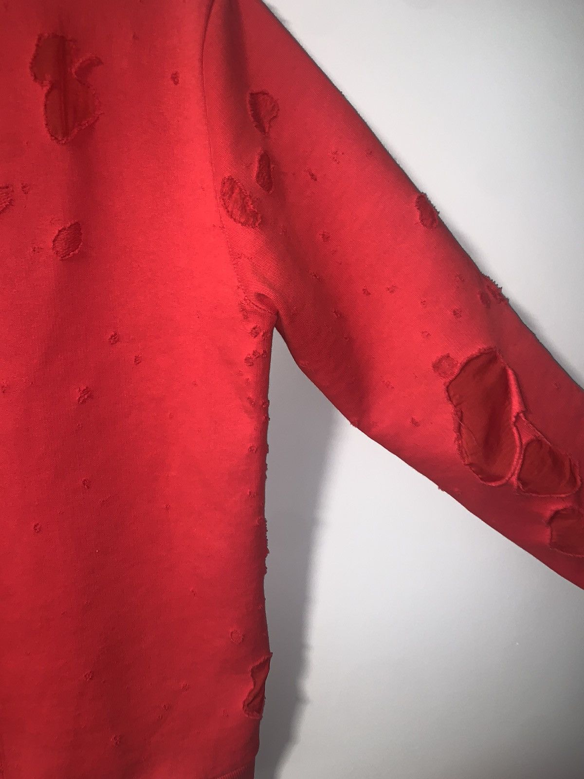 Givenchy GIVENCHY Distressed Mens Logo Crewneck Sweater Red Size US L / EU 52-54 / 3 - 12 Thumbnail