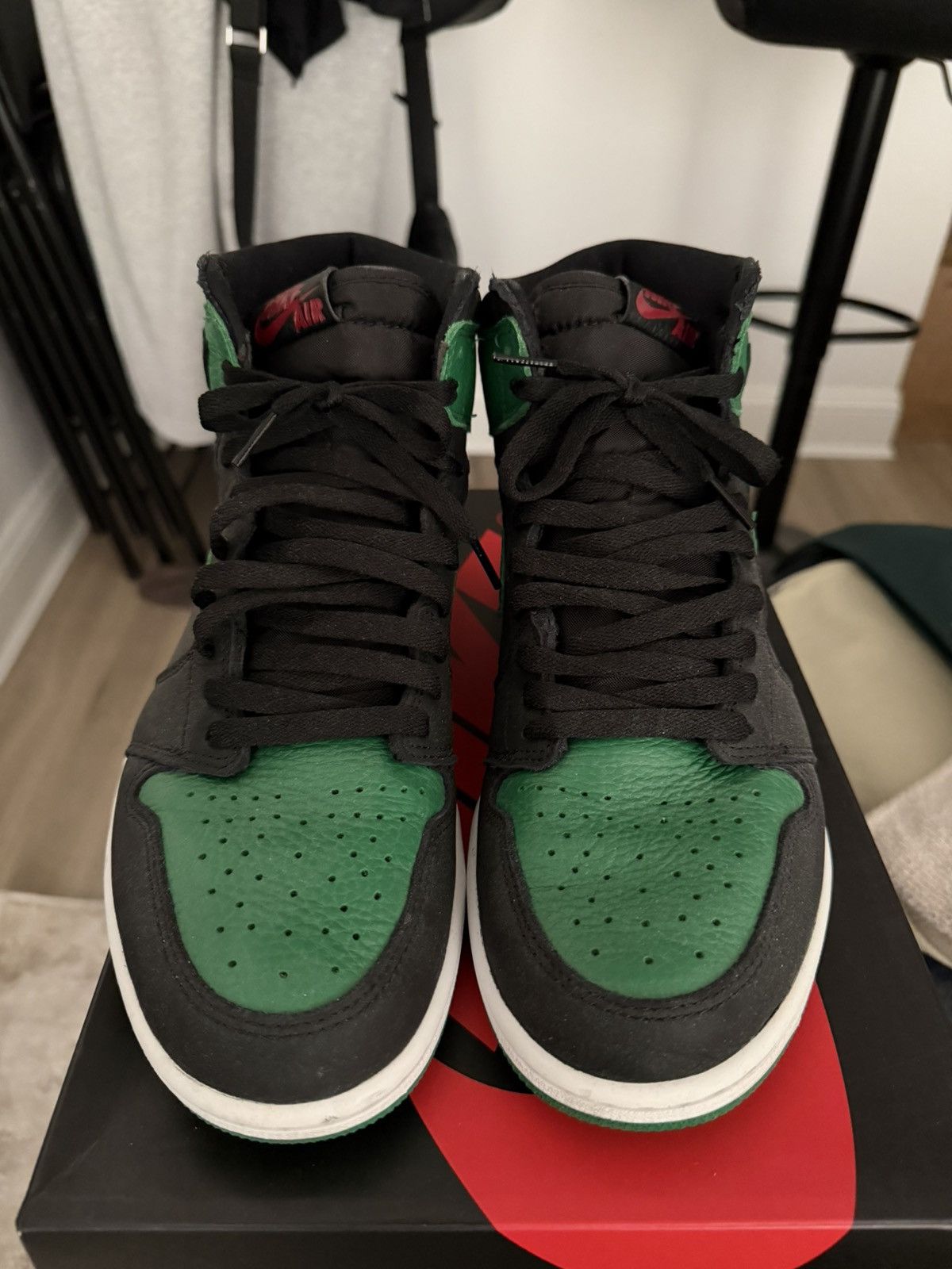 Jordan Brand Jordan 1 Forest Green Size US 10.5 / EU 43-44 - 4 Thumbnail
