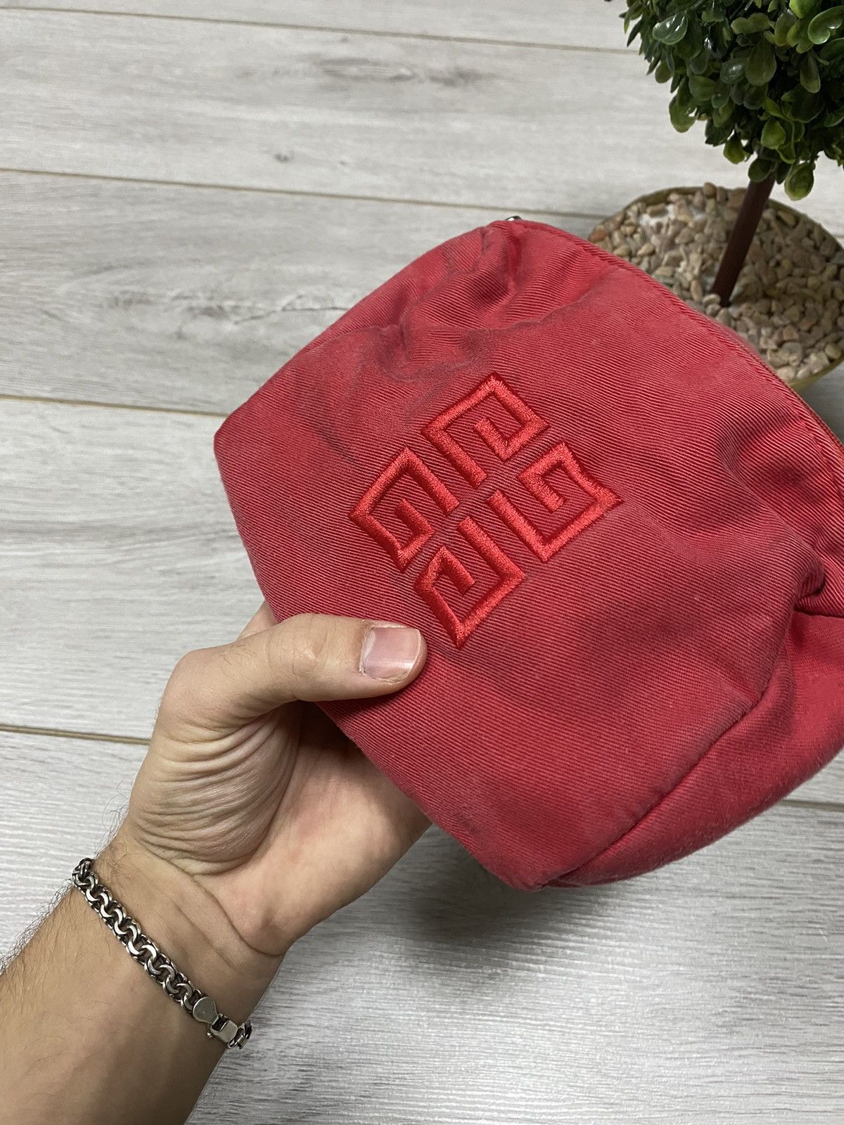 Givenchy Givenchy big logo pouch small bag Size ONE SIZE - 2 Thumbnail