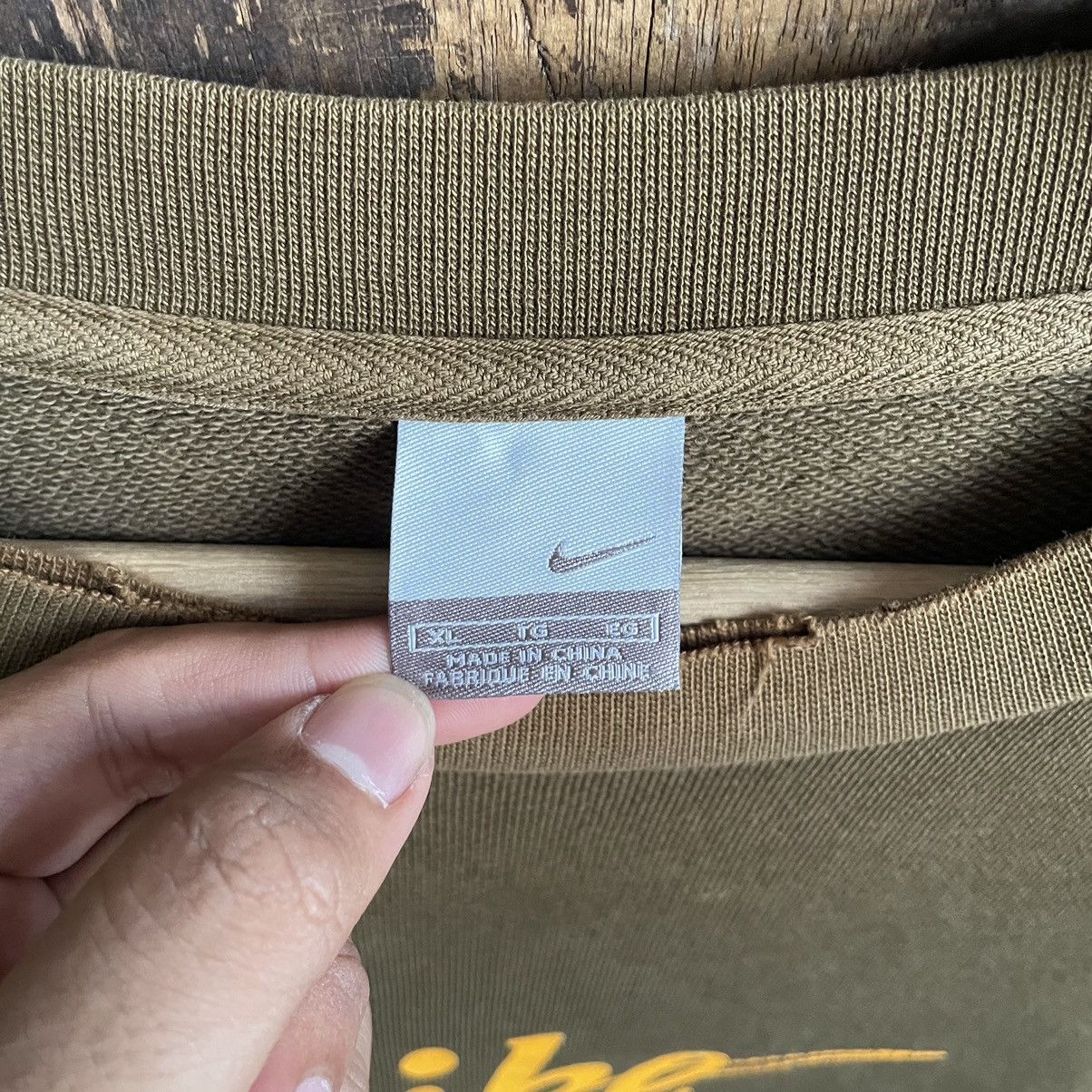 Nike × Vintage Vintage Y2k Nike swoosh crewneck Size US L / EU 52-54 / 3 - 4 Thumbnail