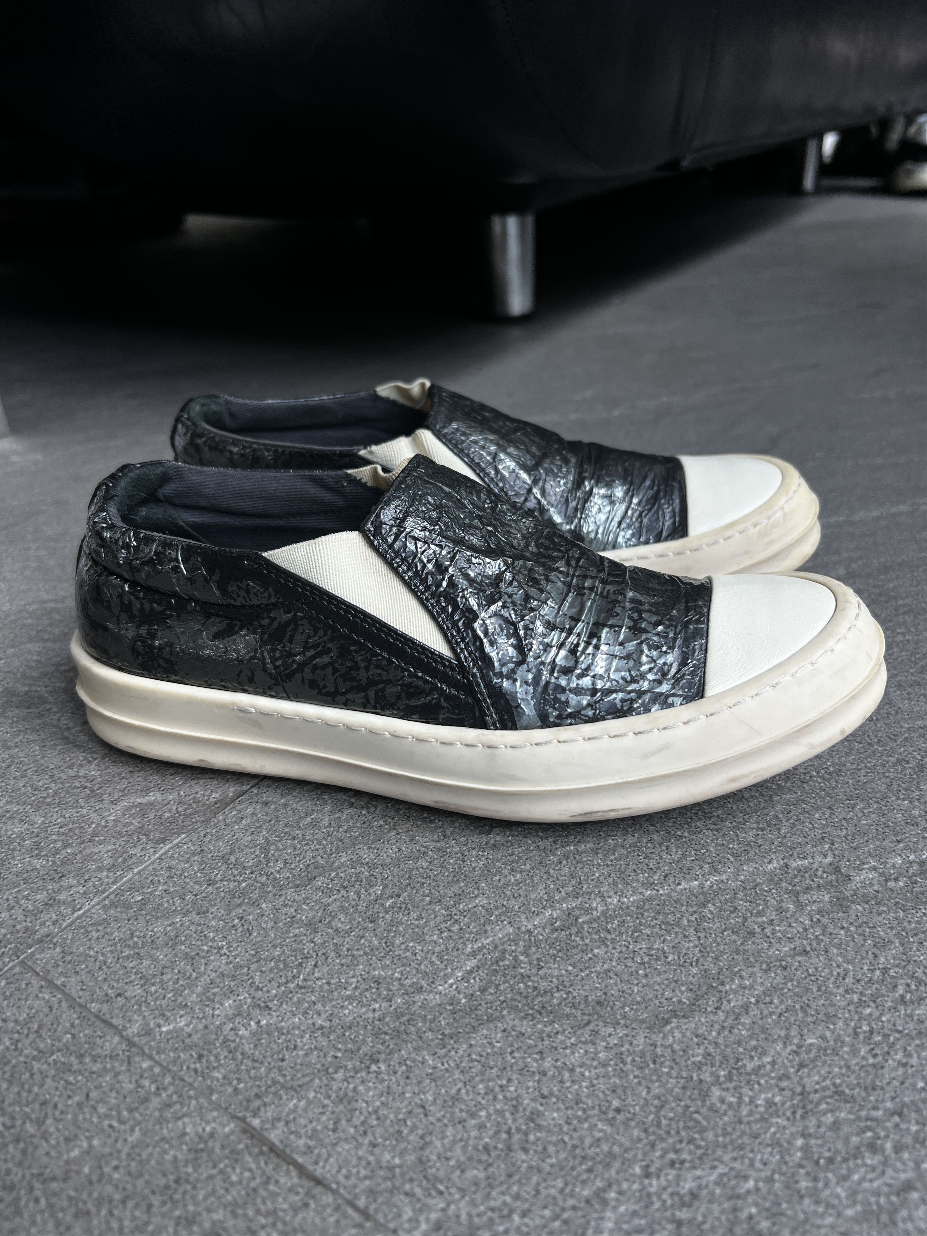 Rick Owens Drkshdw Rick Owens DRKSHDW Slip On Crackle Black EU39 Size US 6 / EU 39 - 1 Thumbnail
