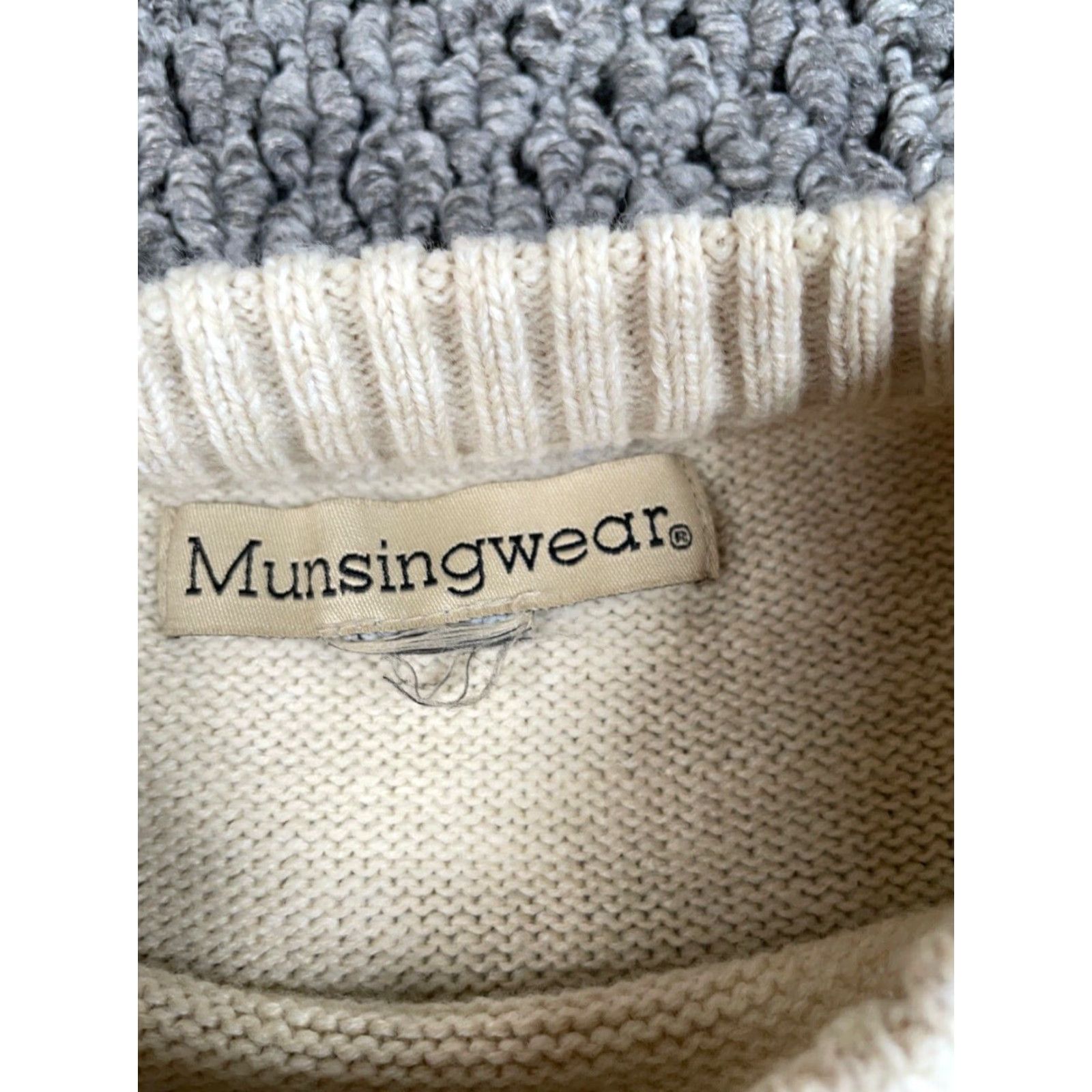 Vintage VINTAGE Munsingwear Sweater Mens XL Beige Striped Crewneck Y2K Midweight Acrylic Knit Pullover Size US XL / EU 56 / 4 - 3 Thumbnail