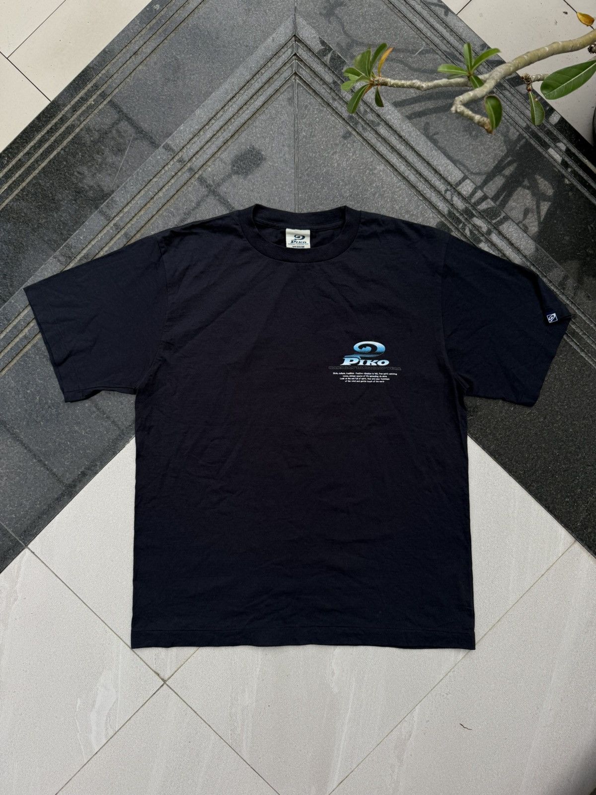Japanese Brand 90’s PIKO RARE MULTI LOGO HAWAIIAN SURF RETRO VINTAGE TSHIRT Size US M / EU 48-50 / 2 - 2 Thumbnail