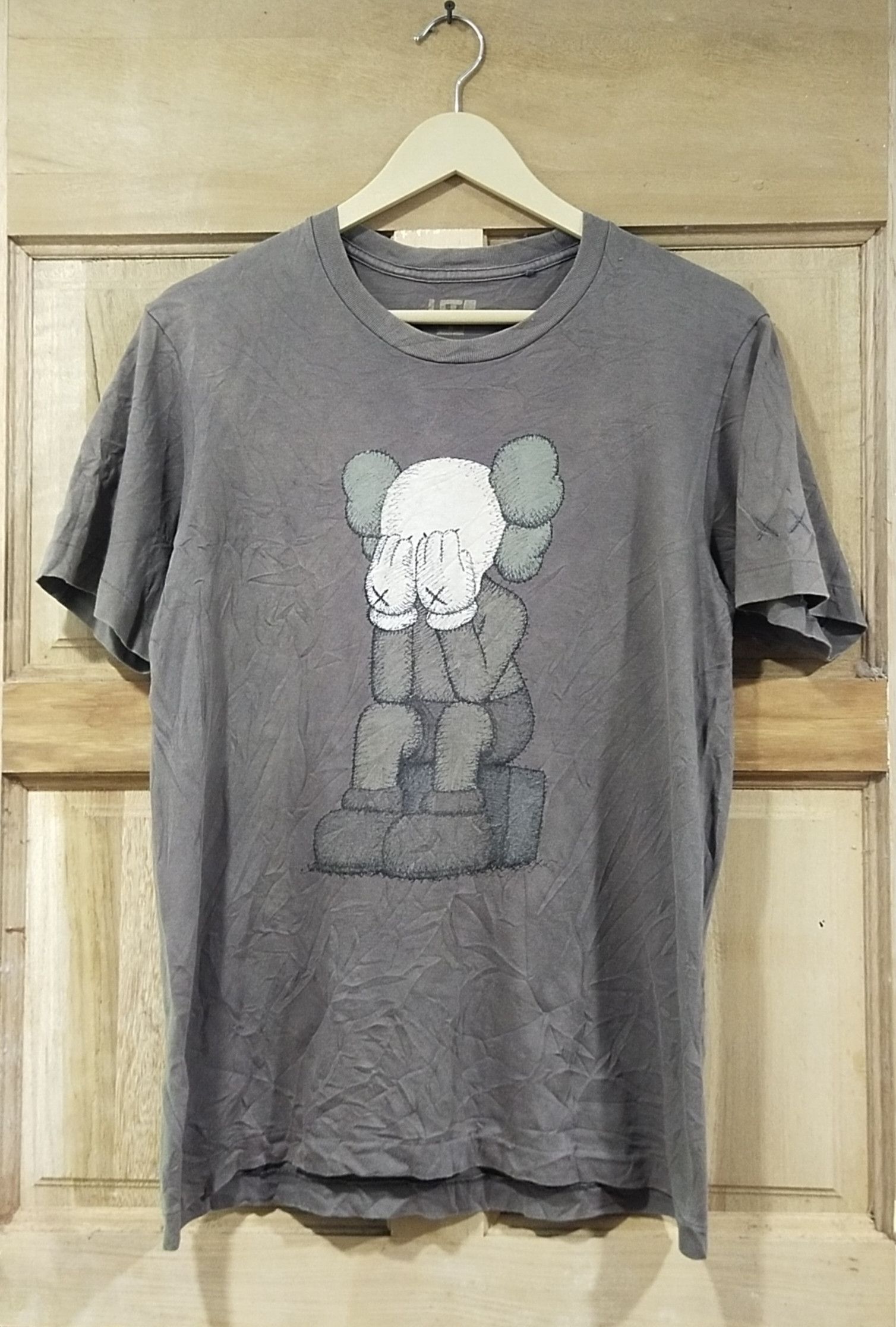 Kaws × Uniqlo Final Drop Uniqlo x Kaws Tshirt Size US M / EU 48-50 / 2 - 1 Thumbnail