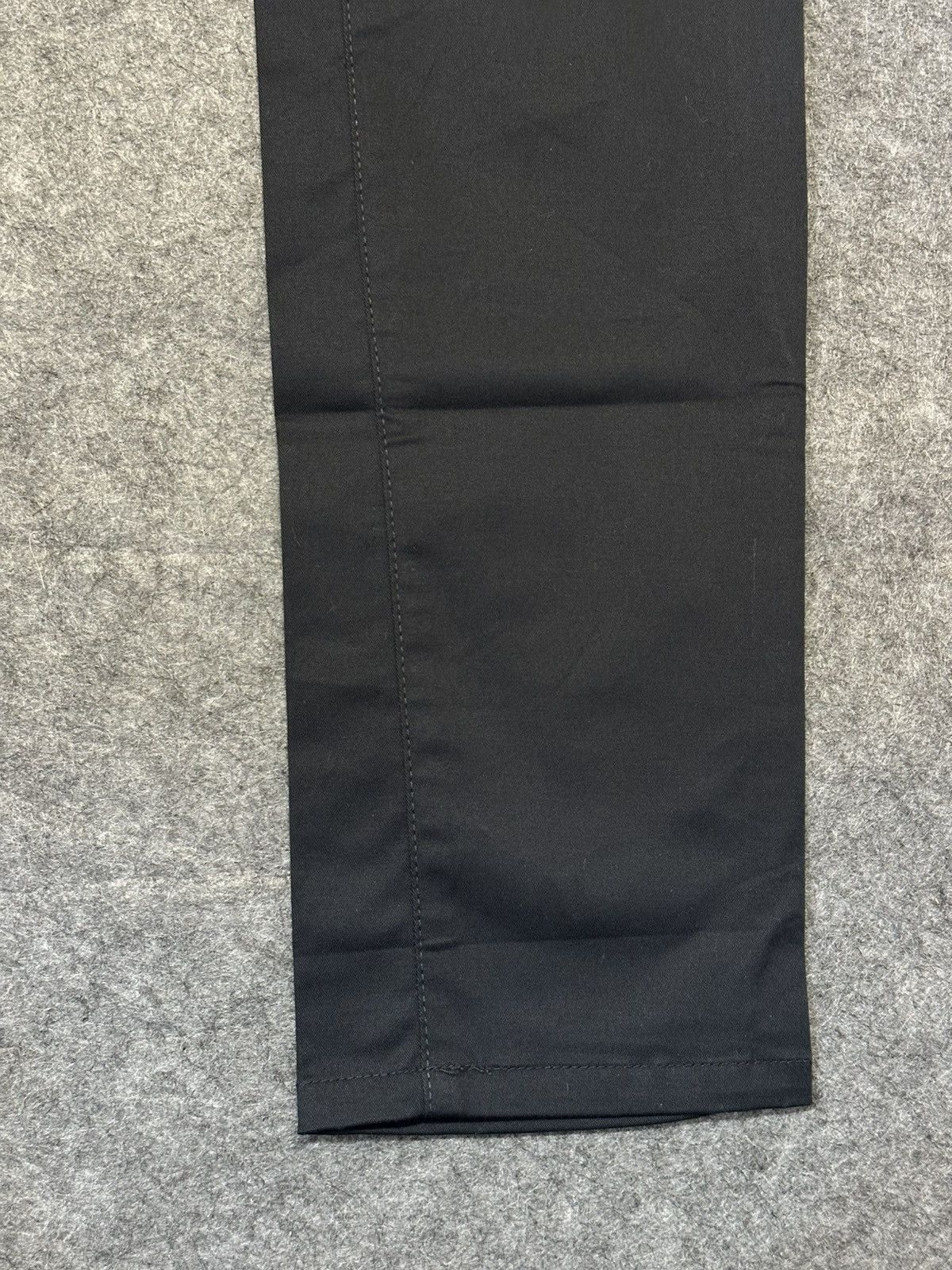 Morgan Homme Morgan Homme men's chinos featuring a classic button. Size US 32 / EU 48 - 8 Thumbnail
