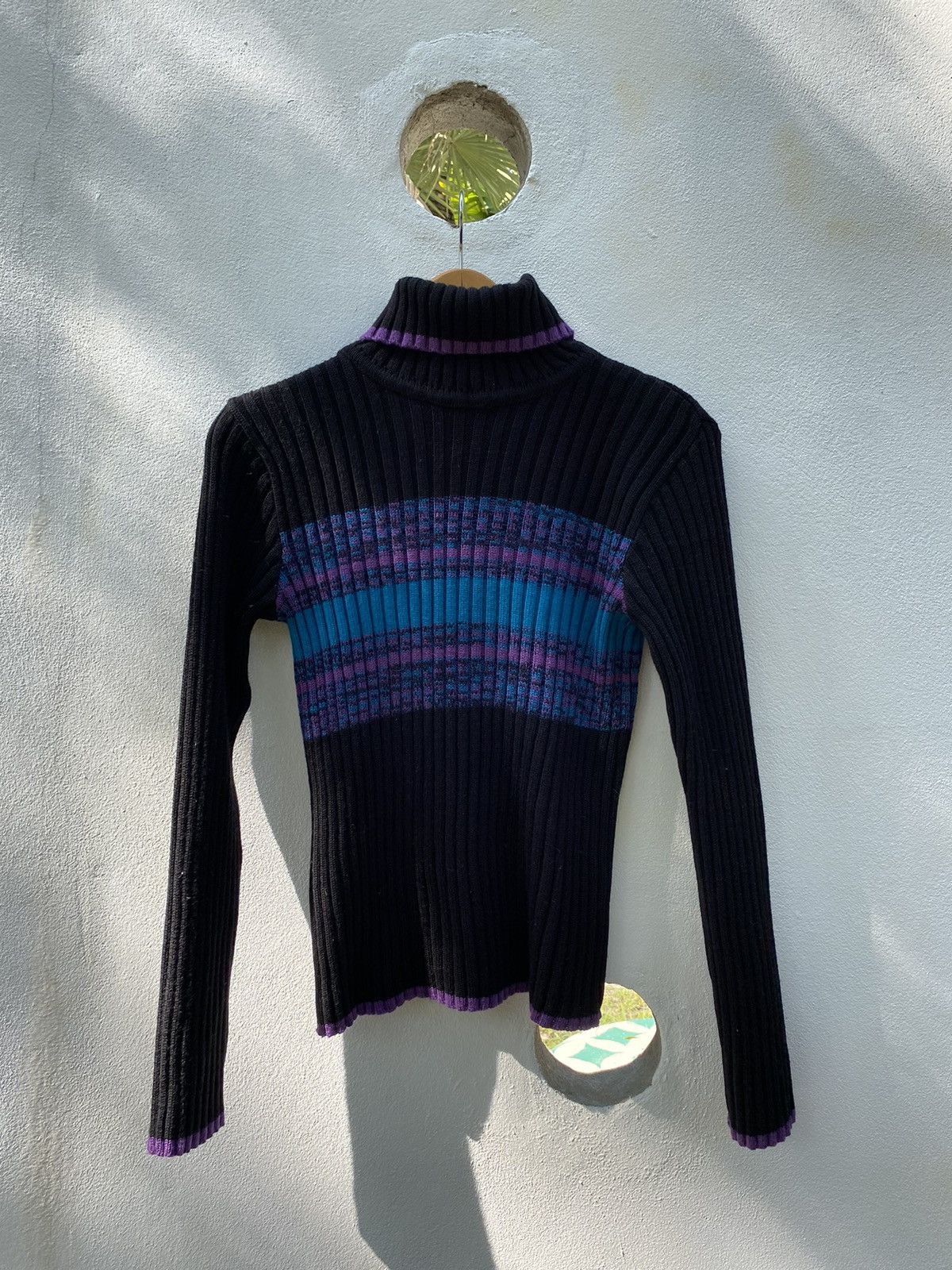 Morgan Homme MORGAN Black Ribbed Turtleneck with Purple-Blue Stripes Size M / US 6-8 / IT 42-44 - 25 Thumbnail