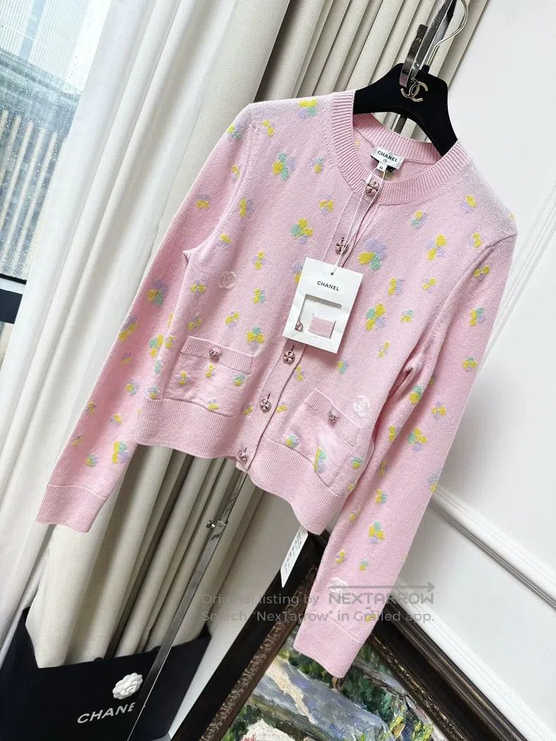 Chanel Chanel 24p pink clover pattern long-sleeved knitted cardig Size XS / US 0-2 / IT 36-38 - 1 Thumbnail