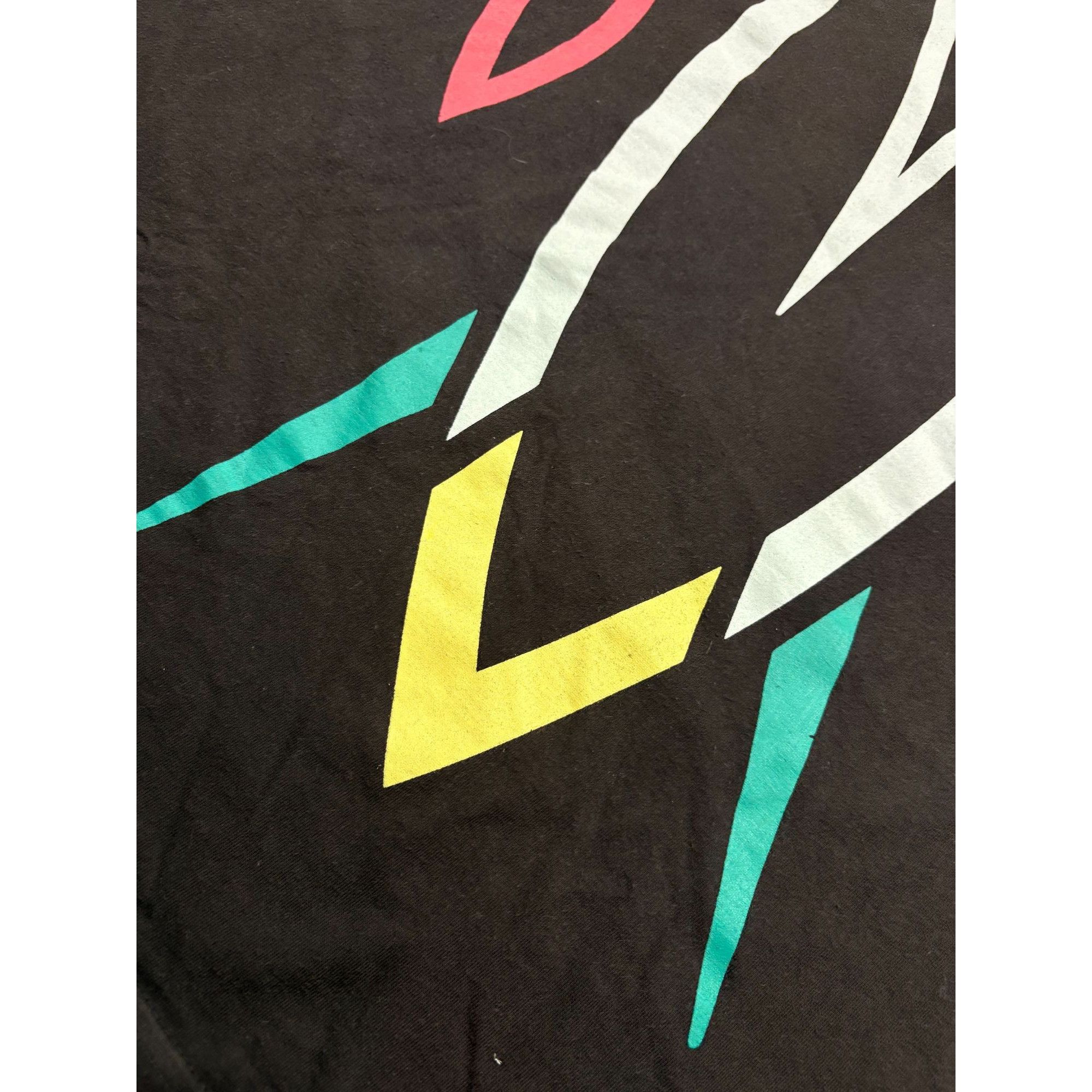 Adidas Vintage 90s Adidas Trefoil Graphic T-Shirt - Rare Abstract D Size US M / EU 48-50 / 2 - 10 Thumbnail