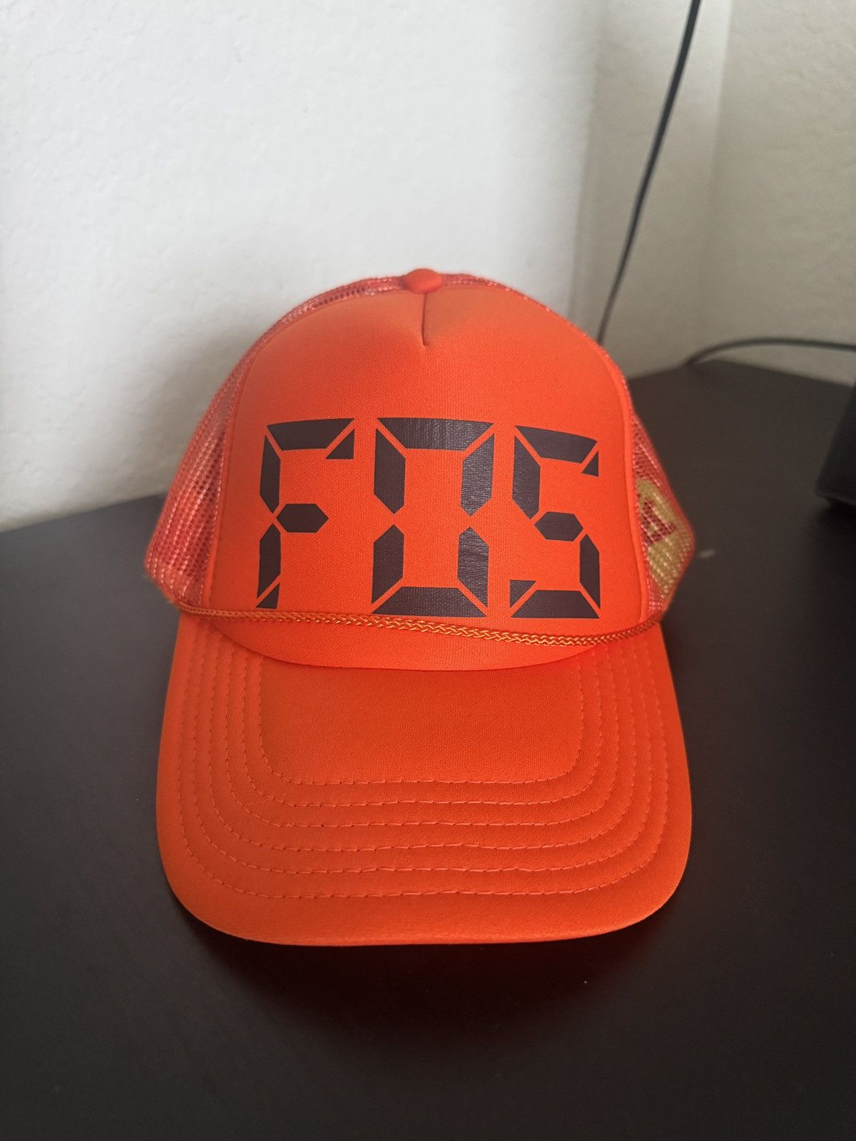 Off-White × Virgil Abloh Virgil Abloh “Figures of Speech” Hat Size ONE SIZE - 1 Thumbnail