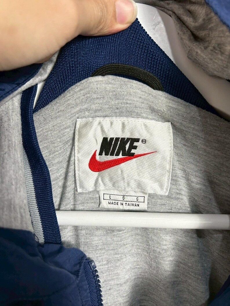 Nike Vintage 90s Nike Jacket size L Size US L / EU 52-54 / 3 - 6 Thumbnail