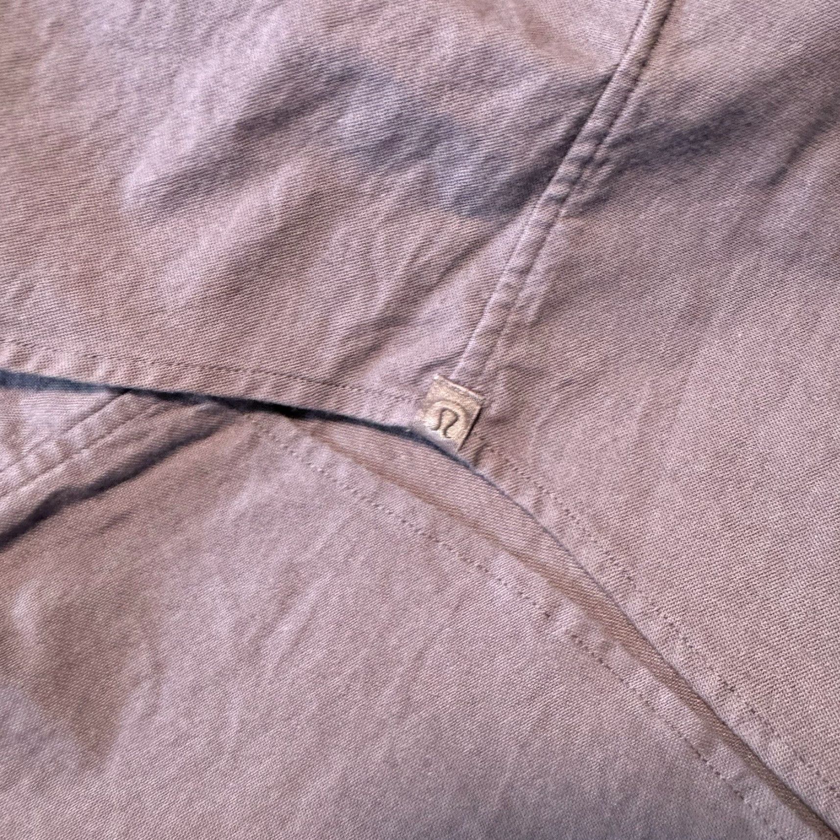 Lululemon Lululemon Shirt Men’s Large Commission Button Up Long Sleeve Gray Front Pocket Shirt Mens L Gray Front Pocket Button-Up Classic Preppy Outdoor Size US L / EU 52-54 / 3 - 4 Thumbnail