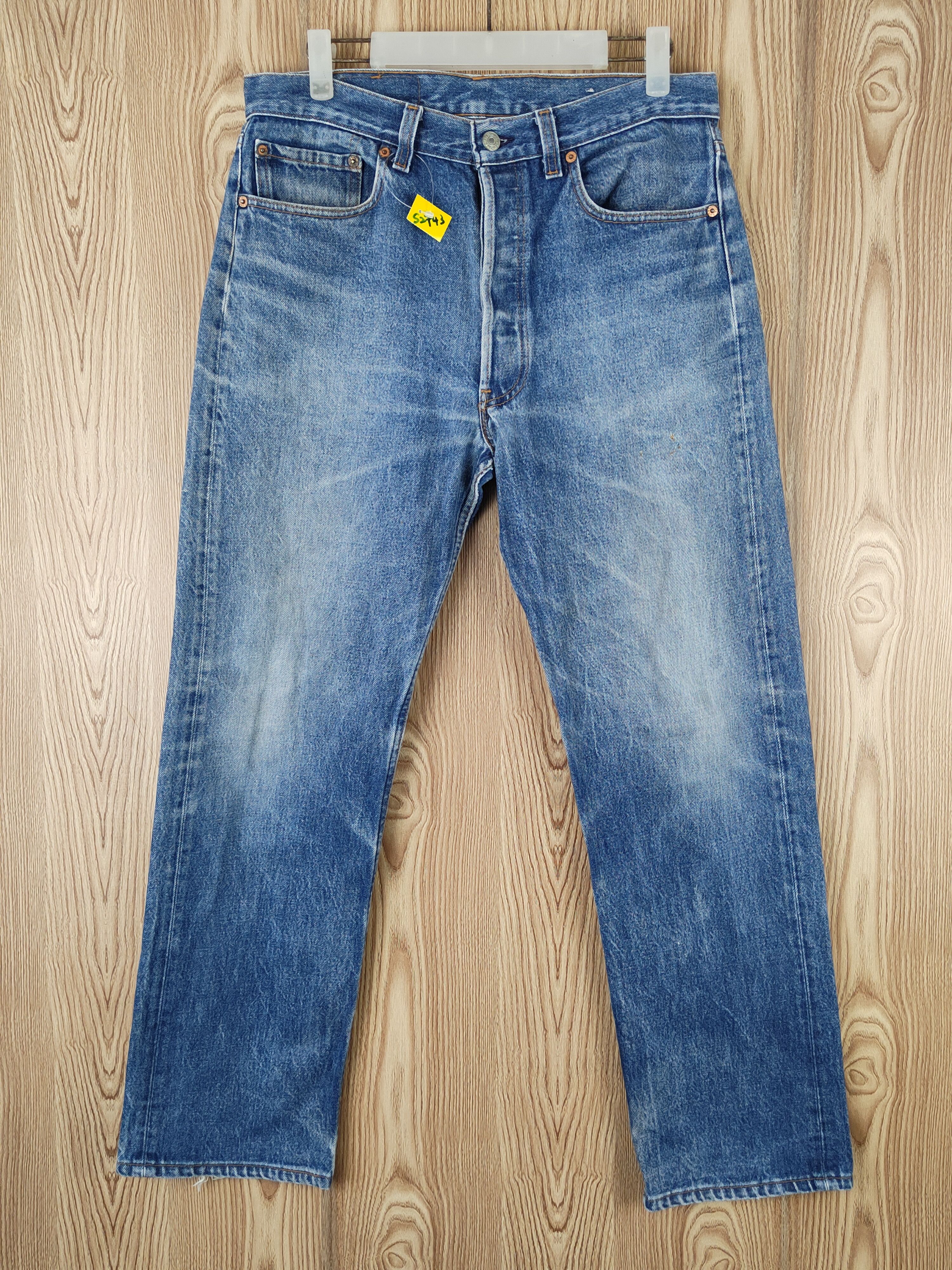 Levi's 80' vintage 501 Levi's Blue Distressed Ripped Jeans #S2743 Size US 33 - 1 Thumbnail