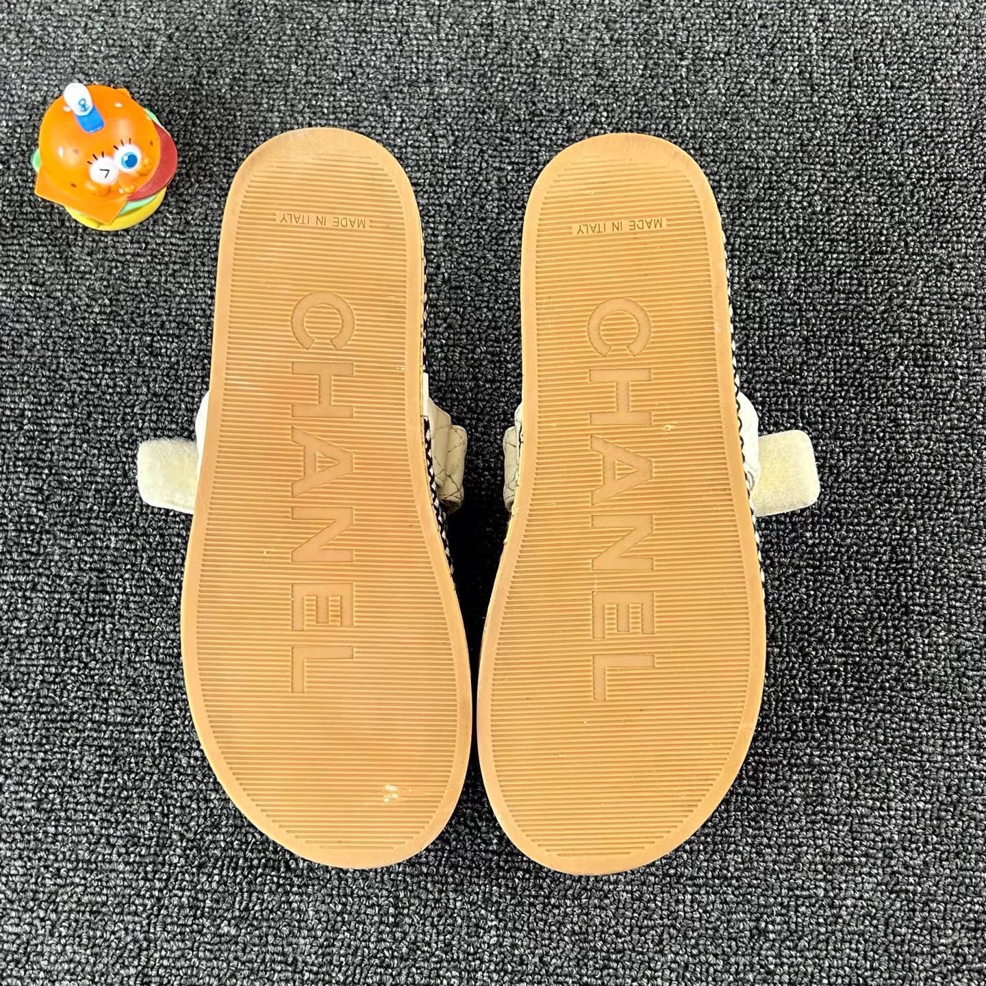 Chanel Chanel Women's Quilted Slippers Size 36 Size US 5.5 / IT 35.5 - 6 Thumbnail