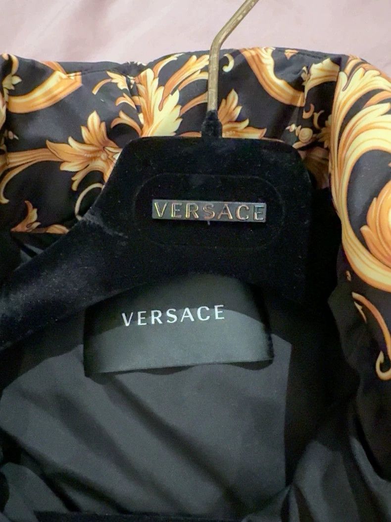 Versace Versace Hooded down jacket Size L / US 10 / IT 46 - 3 Thumbnail