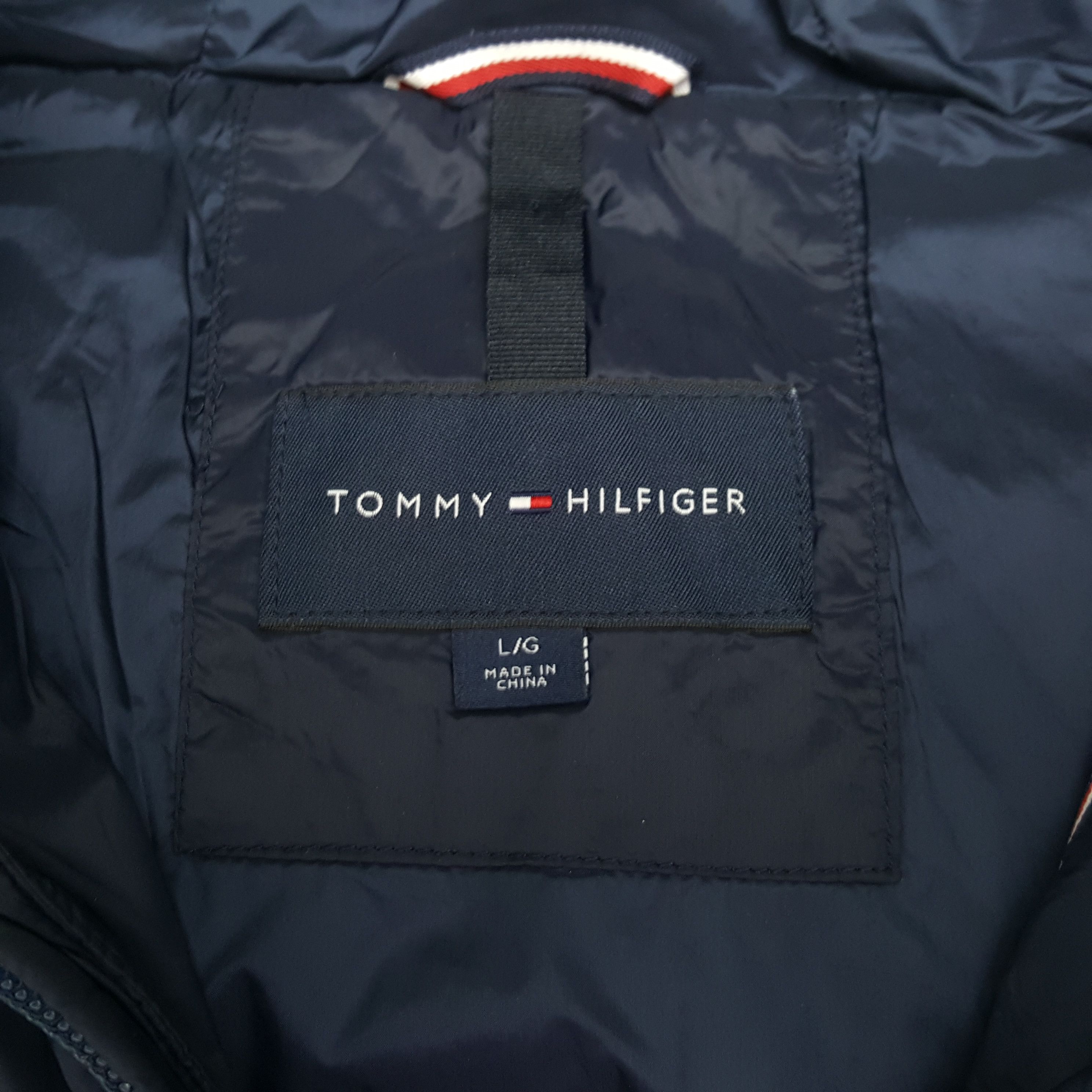 Tommy Hilfiger Vintage Tommy Hilfiger Big Logo Puffer Hoodie RR24 Size US XL / EU 56 / 4 - 6 Thumbnail