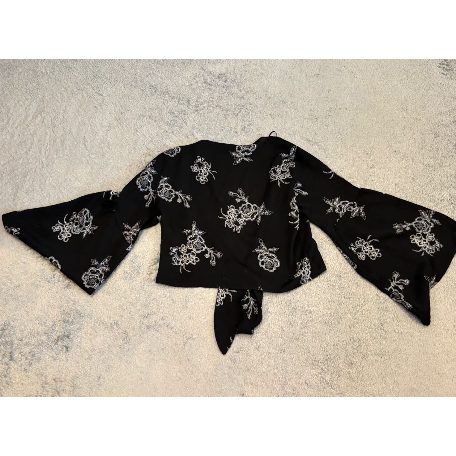 Guess GUESS Sheer Tie Front Crop Top Womens Small Black Floral Boho Flare Sleeve Witch Shirt Size S / US 4 / IT 40 - 5 Thumbnail