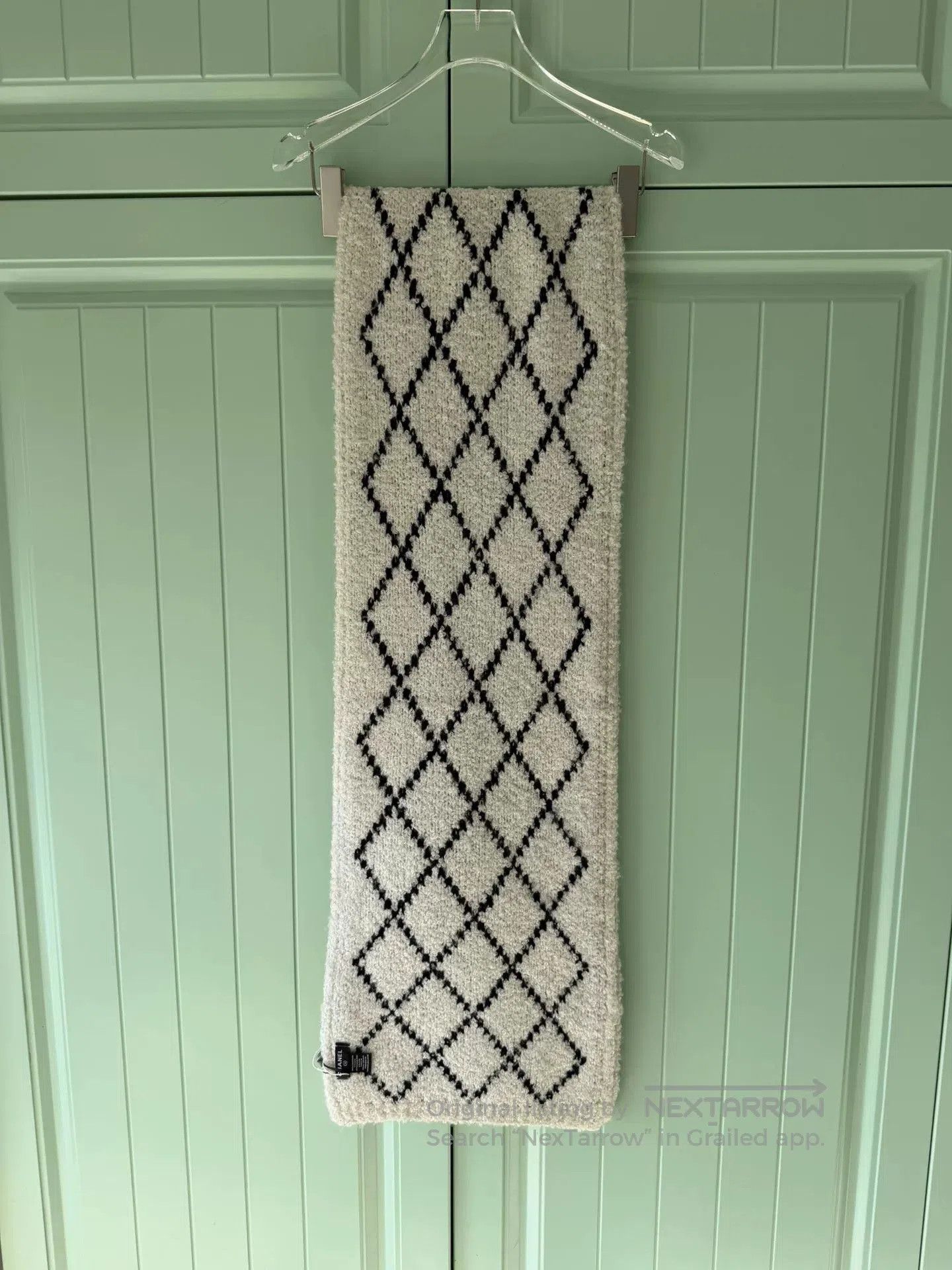 Chanel Chanel Black White Quilted Cashmere Scarf. Size ONE SIZE - 5 Thumbnail