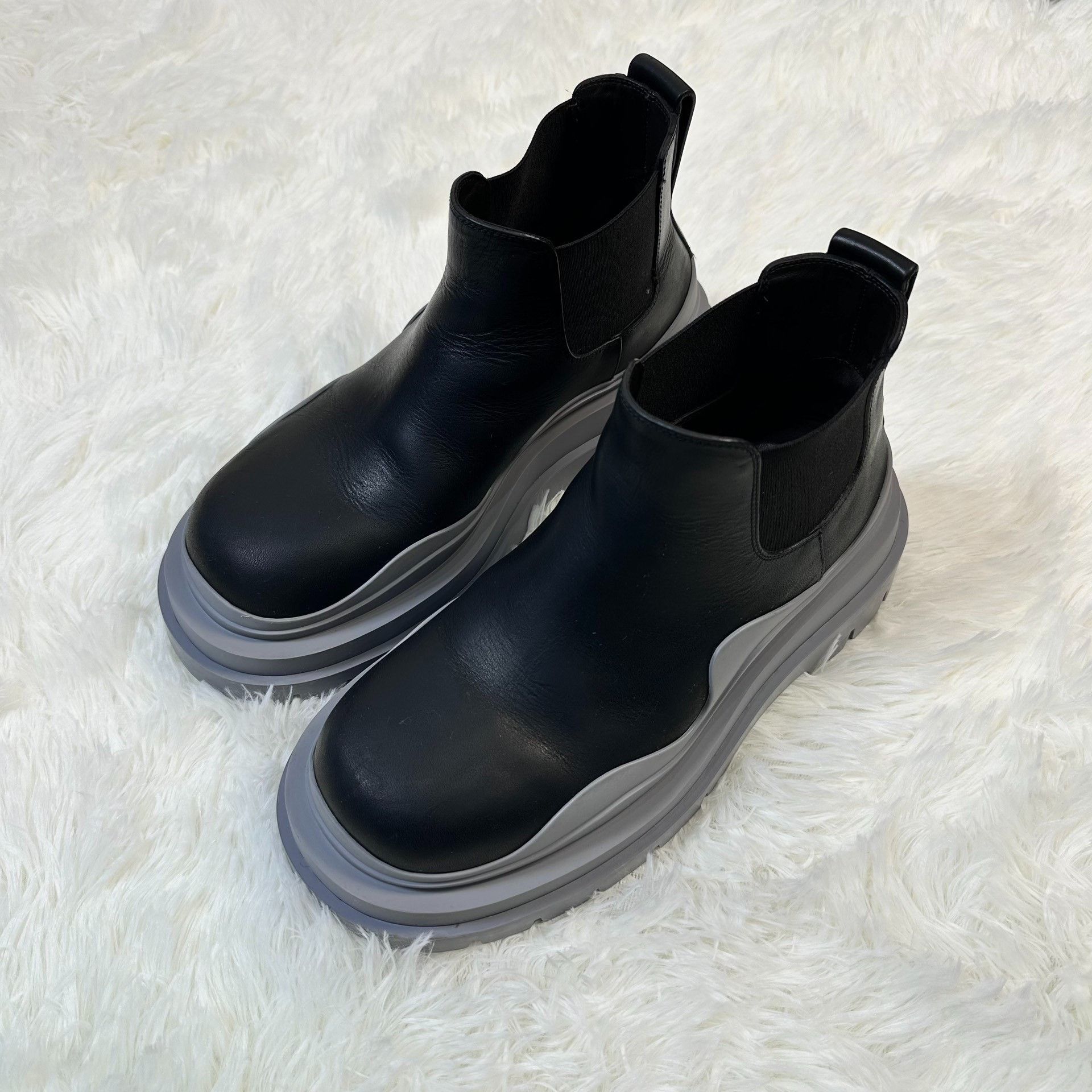Bottega Veneta Bottega Veneta Platform Chelsea Boots Size US 6 / EU 39 - 1 Thumbnail