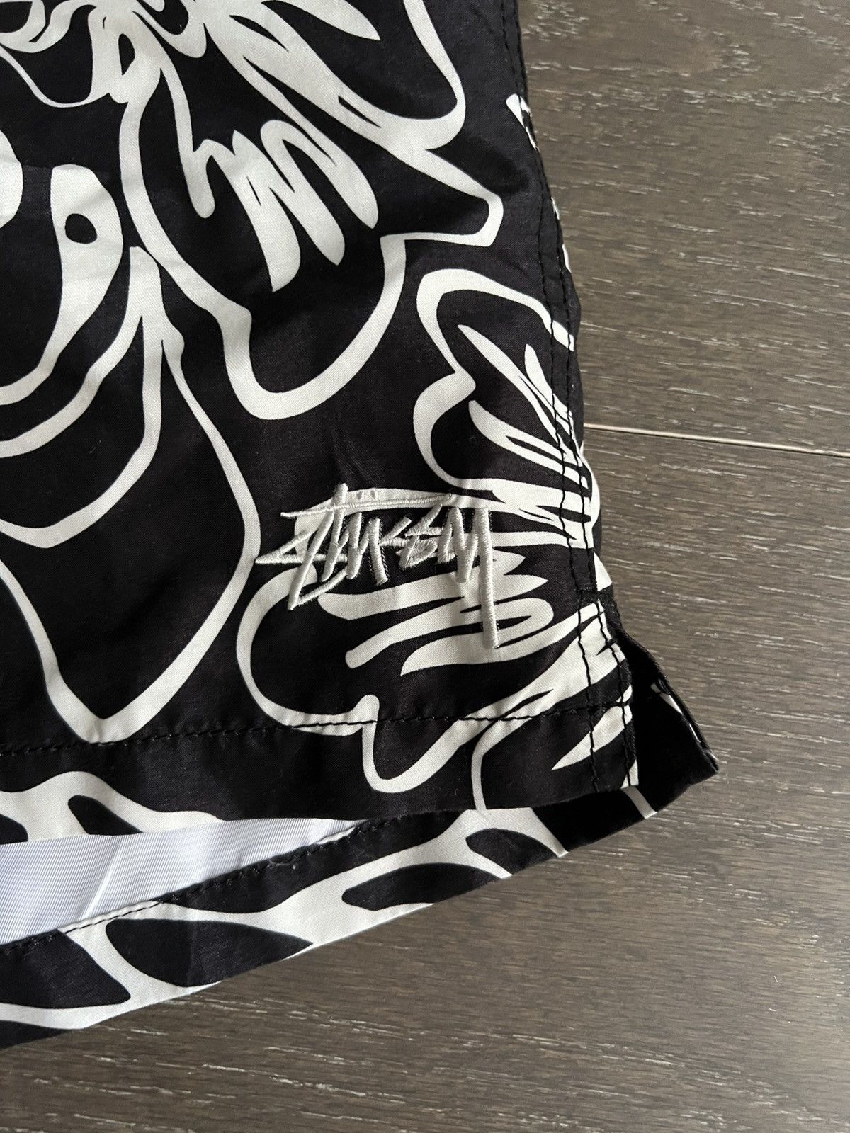 Stussy Stock Water Shorts Floral Print Size L Size US 32 / EU 48 - 2 Thumbnail