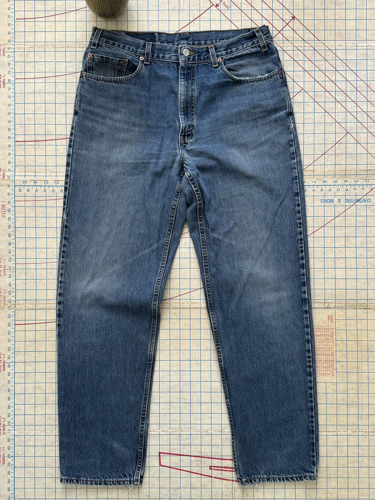 Levi's × Levi's Vintage Clothing × Vintage Vintage Levi’s 550 Medium Wash Size 36 Relaxed Baggy Fit Size US 36 / EU 52 - 1 Thumbnail