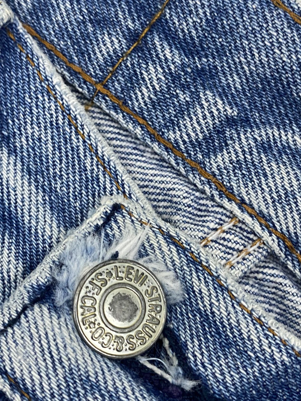 Japanese Brand × Levi's × Vintage Vintage 80s Levis 501 Denim Button Fly 546 Light Blue Size US 30 / EU 46 - 9 Thumbnail