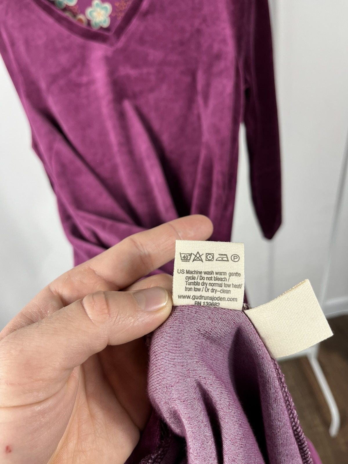 Gudrun Sjoden Gudrun Sjoden Purple Velour Midi Dress V-Neck Long Sleeve S Size S / US 4 / IT 40 - 9 Thumbnail