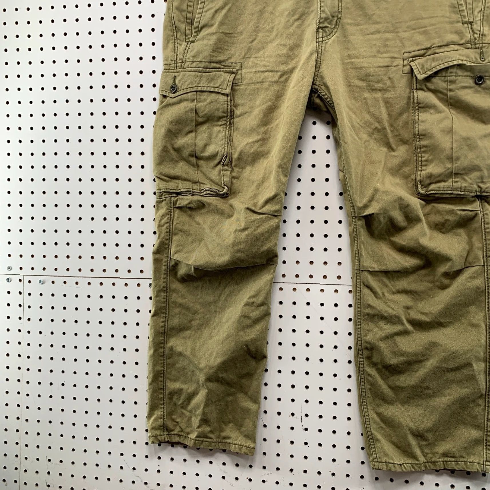 Levi's VINTAGE Levi's Cargo Pants Mens 36x30 Khaki Relaxed Fit Straight Pockets Denim Canvas Beige Cargo Pocket Casual Mens Size US 36 / EU 52 - 5 Thumbnail