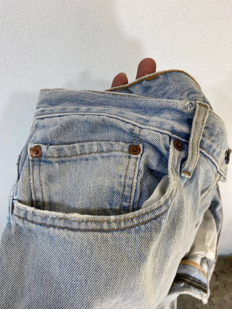 Levi's vintage levis 550 relaxed fit distressed denim Size US 39 - 11 Thumbnail