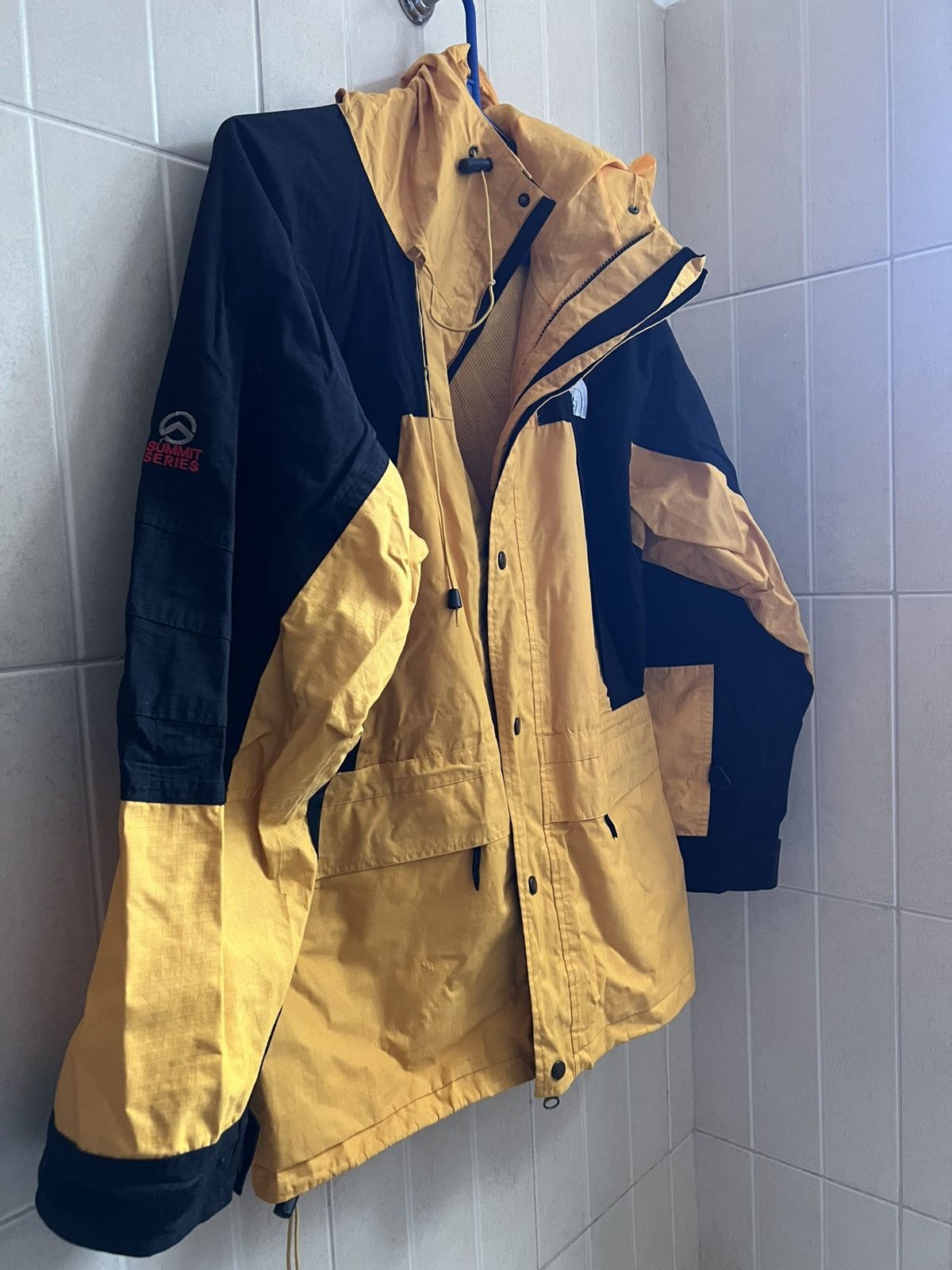 The North Face Vintage North Face Gore Tex Pale Yellow Jacket Size US M / EU 48-50 / 2 - 3 Thumbnail
