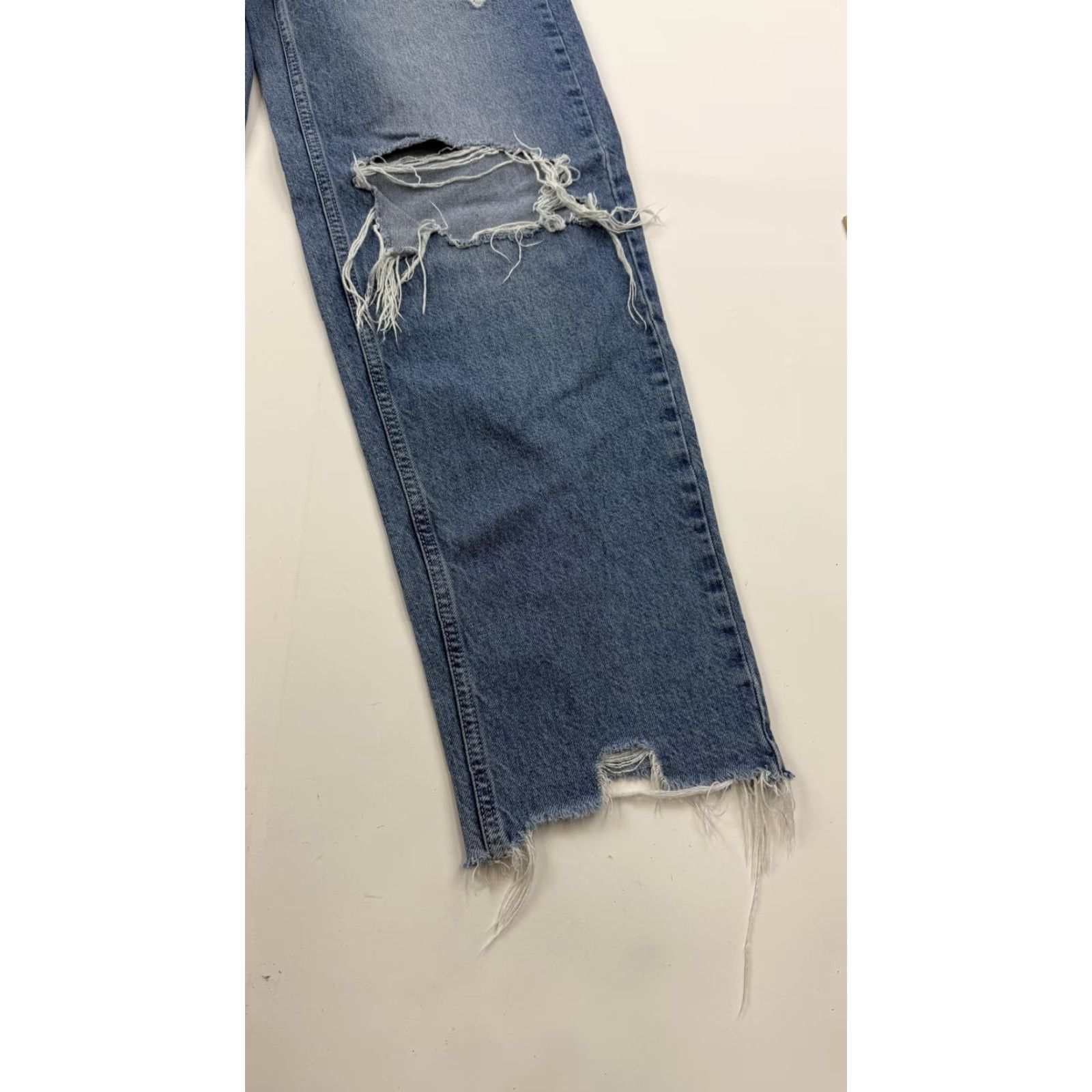 Bdg VINTAGE BDG Womens Jeans High-Rise Baggy Distressed Raw Hem Urban Outfitters 26 Blue Size 26" / US 2 / IT 38 - 2 Thumbnail