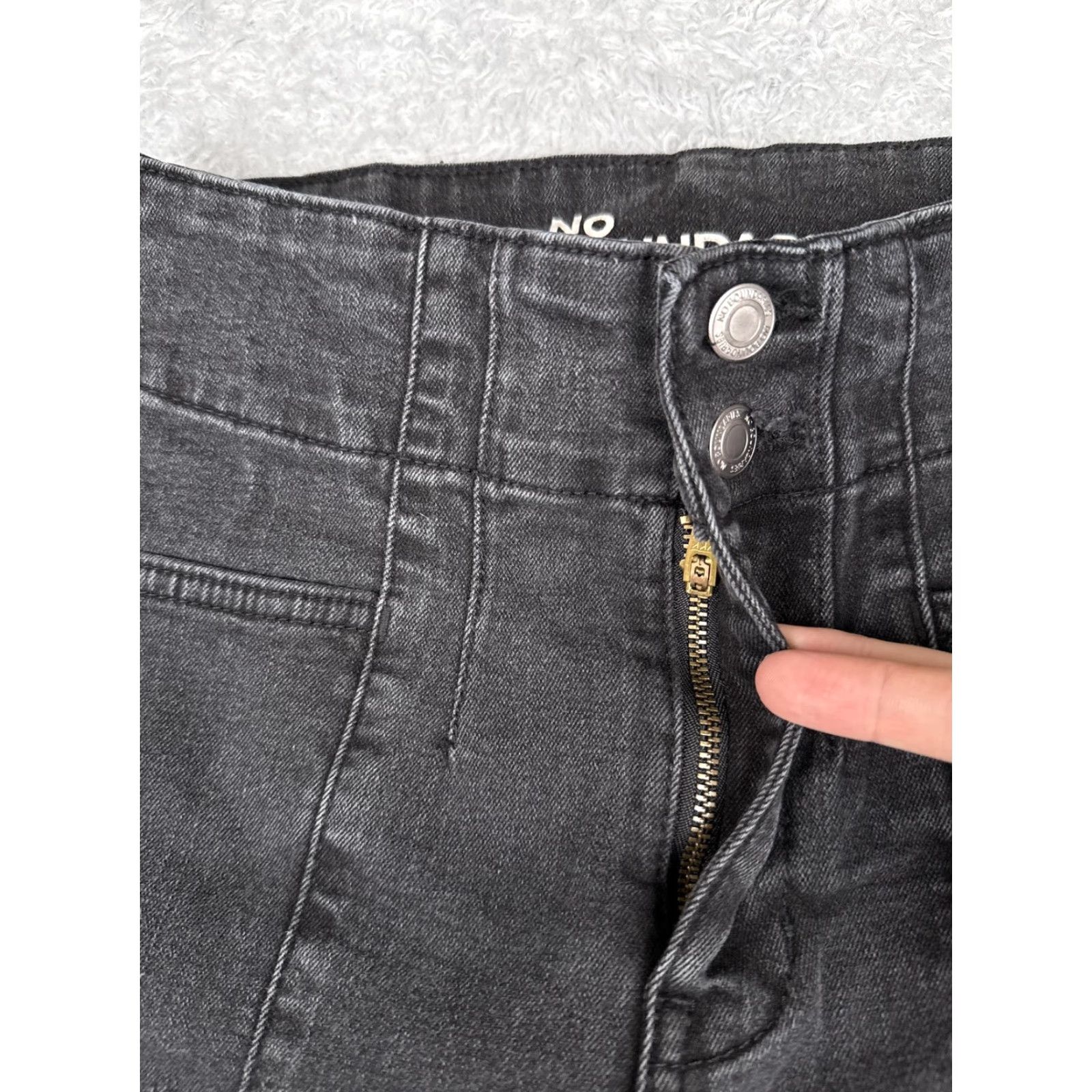 Vintage No Boundaries Jeans Womens 4 Black Gray Rise Flare Double Button Stretch Zip Denim Jeans Slim Fit Mid Rise 5-Pocket Womens Size 27" / US 4 / IT 40 - 5 Thumbnail