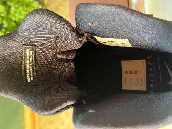 Nike Nike Kyrie Erving (Friends) Size US 10 / EU 43 - 10 Thumbnail