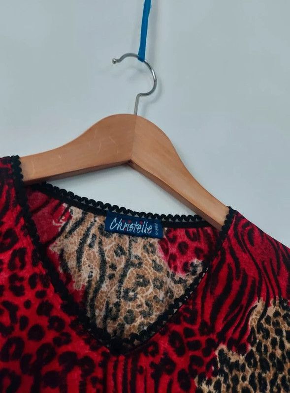 The Difference Christelle vintage top 10 Size US M / EU 48-50 / 2 - 4 Thumbnail