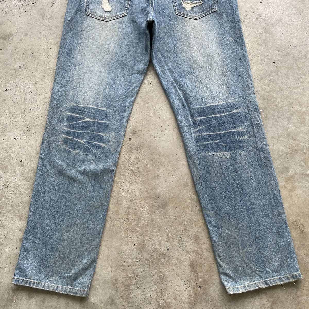 Japanese Brand Vintage Distressed Japanese Rare Faded Jeans Denim Pants W32 Size US 32 / EU 48 - 10 Thumbnail