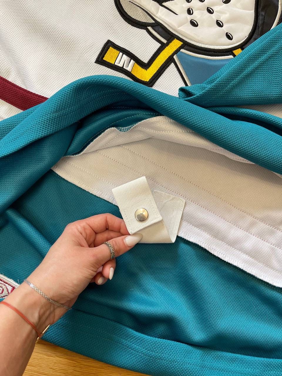 Ccm Vintage Anaheim Mighty Ducks HockeyJersey 96 Conway XXL NHL Size US L / EU 52-54 / 3 - 6 Thumbnail