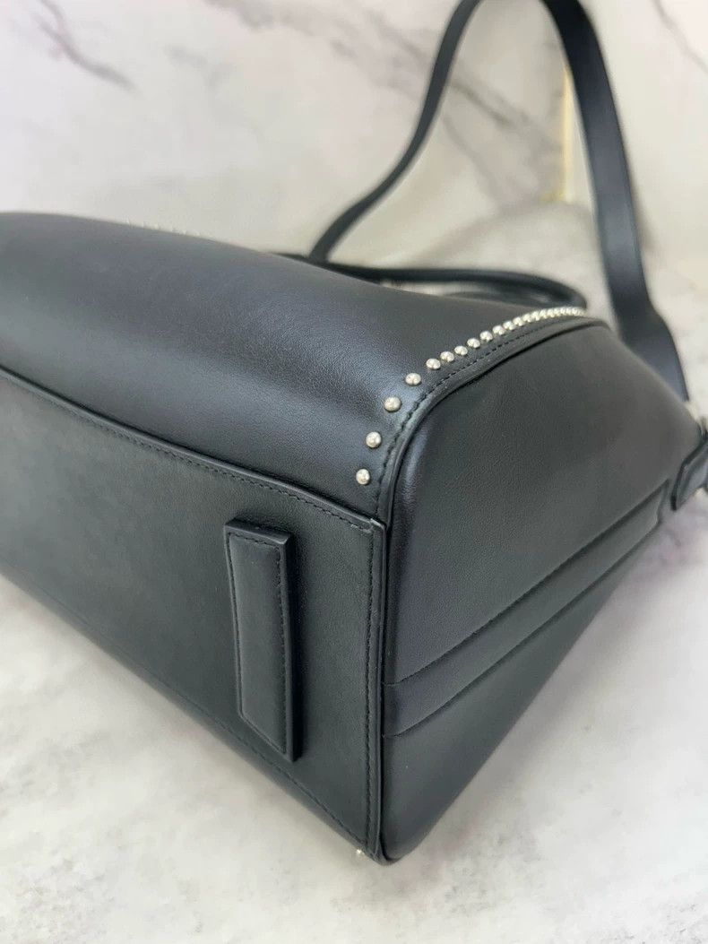 Givenchy Givenchy Black Studs Single-Shoulder Bag Size ONE SIZE - 6 Thumbnail