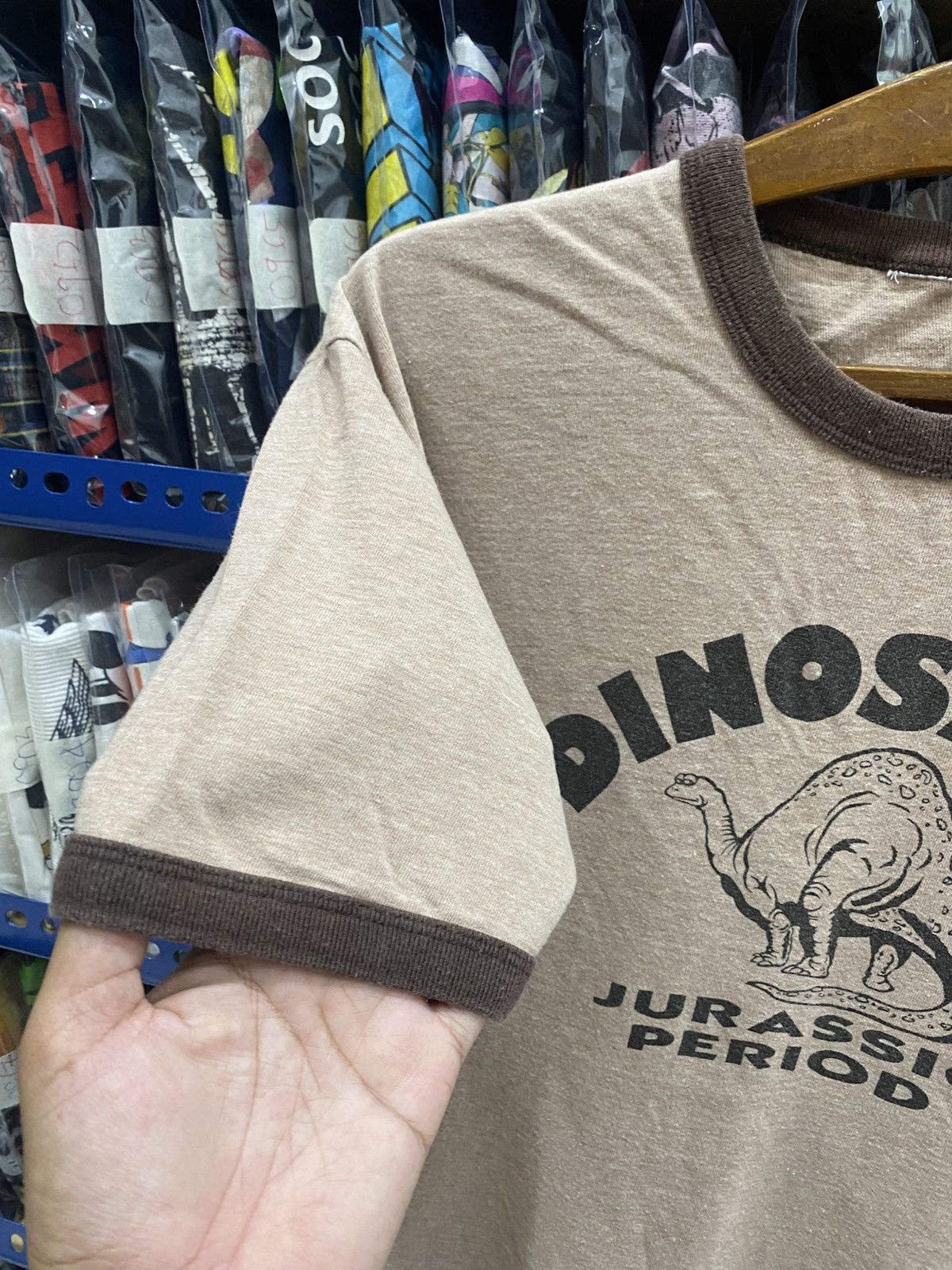 Vintage VINTAGE DINOSAUR JURASSIC PERIOD TSHIRT Size US M / EU 48-50 / 2 - 4 Thumbnail