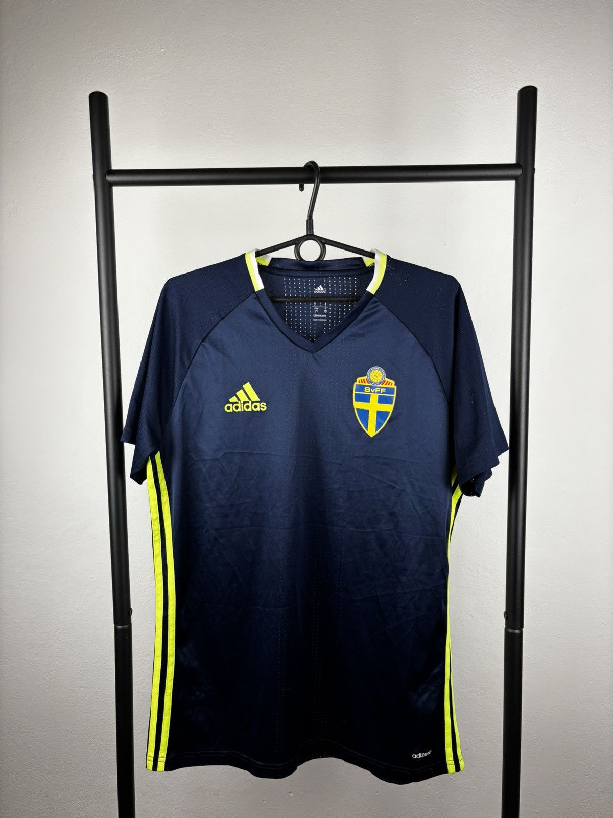 Adidas × Vintage Adidas x Switzerland 2016 soccer jersey size L Size US L / EU 52-54 / 3 - 1 Thumbnail