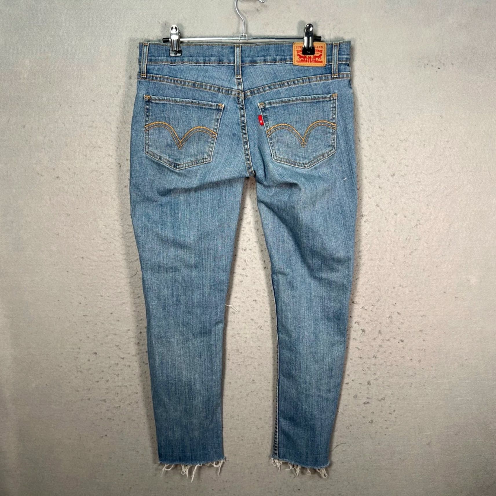 Levi's Levi's 524 Jeans Skinny Women 28 Light Blue Distressed Denim Hem Distressed Jeans - Levi's 500 Series Womens Styles Size 28" / US 6 / IT 42 - 2 Thumbnail