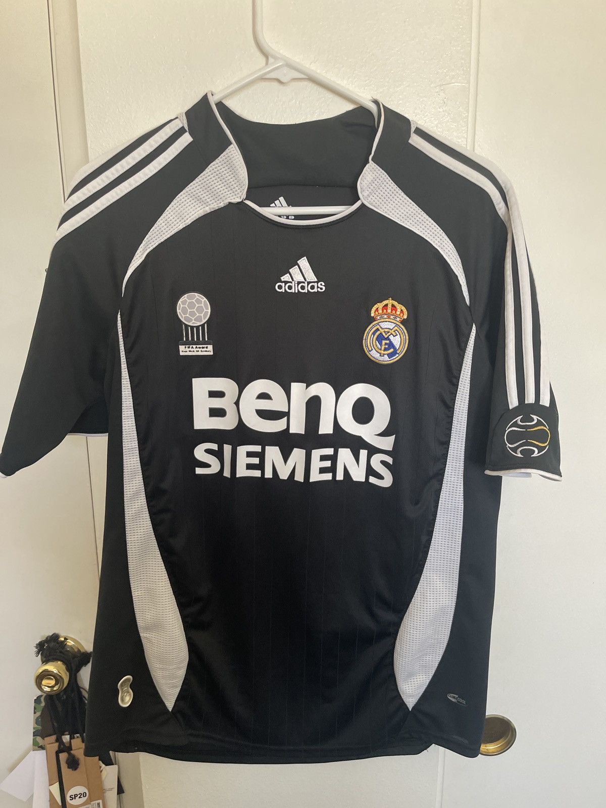 Adidas Vintage Real Madrid jersey Robinho Size US M / EU 48-50 / 2 - 1 Thumbnail