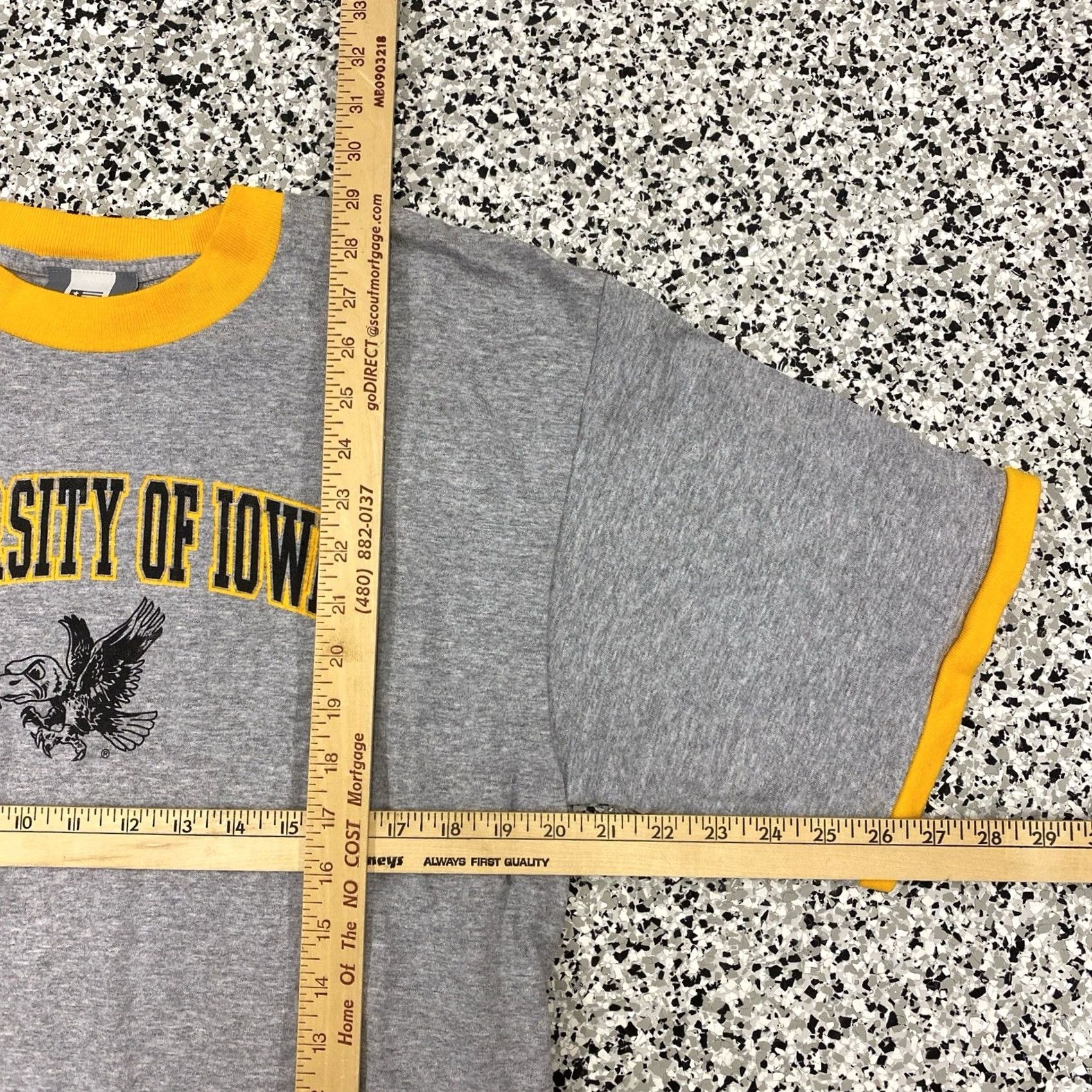 Vintage VINTAGE University of Iowa Hawkeyes Tee L Gray Mens Short Sleeve T-Shirt Size US L / EU 52-54 / 3 - 2 Thumbnail