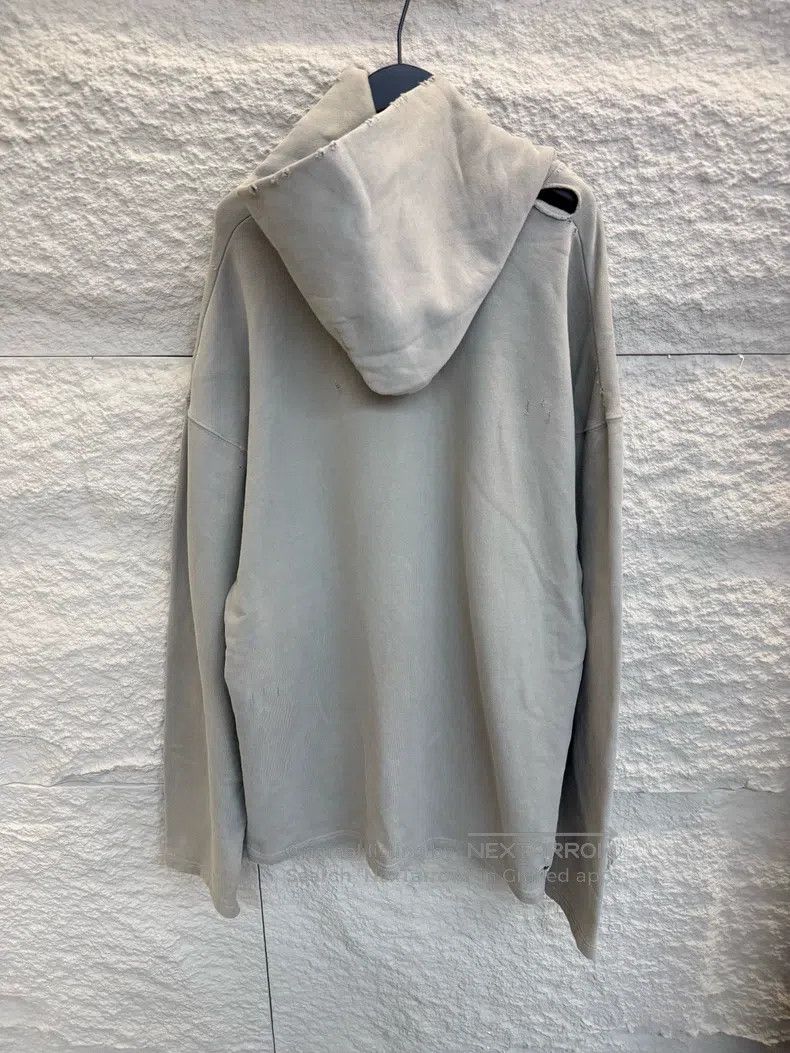 Balenciaga Balenciaga Logo Letter Printed Hooded Sweatshirt Men's Gre Size US XXS / EU 40 - 5 Thumbnail