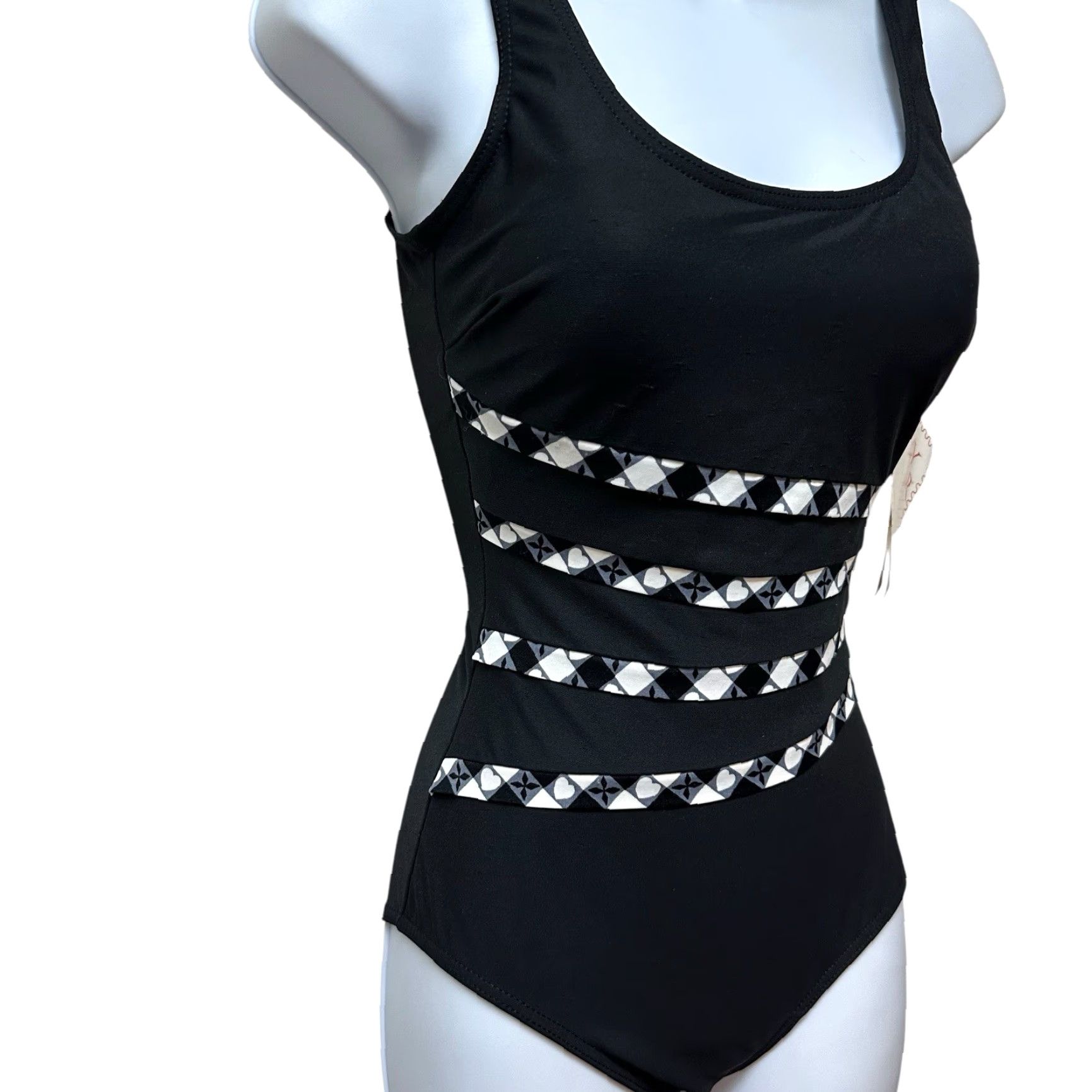 Etro VINTAGE It Figures Black Tummy Thinner Swimsuit Full Coverage Size 8 Womens Size ONE SIZE - 2 Thumbnail