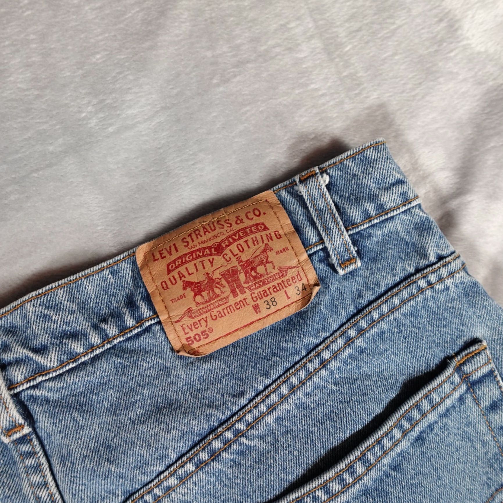 Levi's VINTAGE Levi's 505 Jeans Regular Straight Blue denim Mens 36 34 Inseam 34 Logo 5-Pocket Fulfillment Retro Size US 36 / EU 52 - 7 Thumbnail