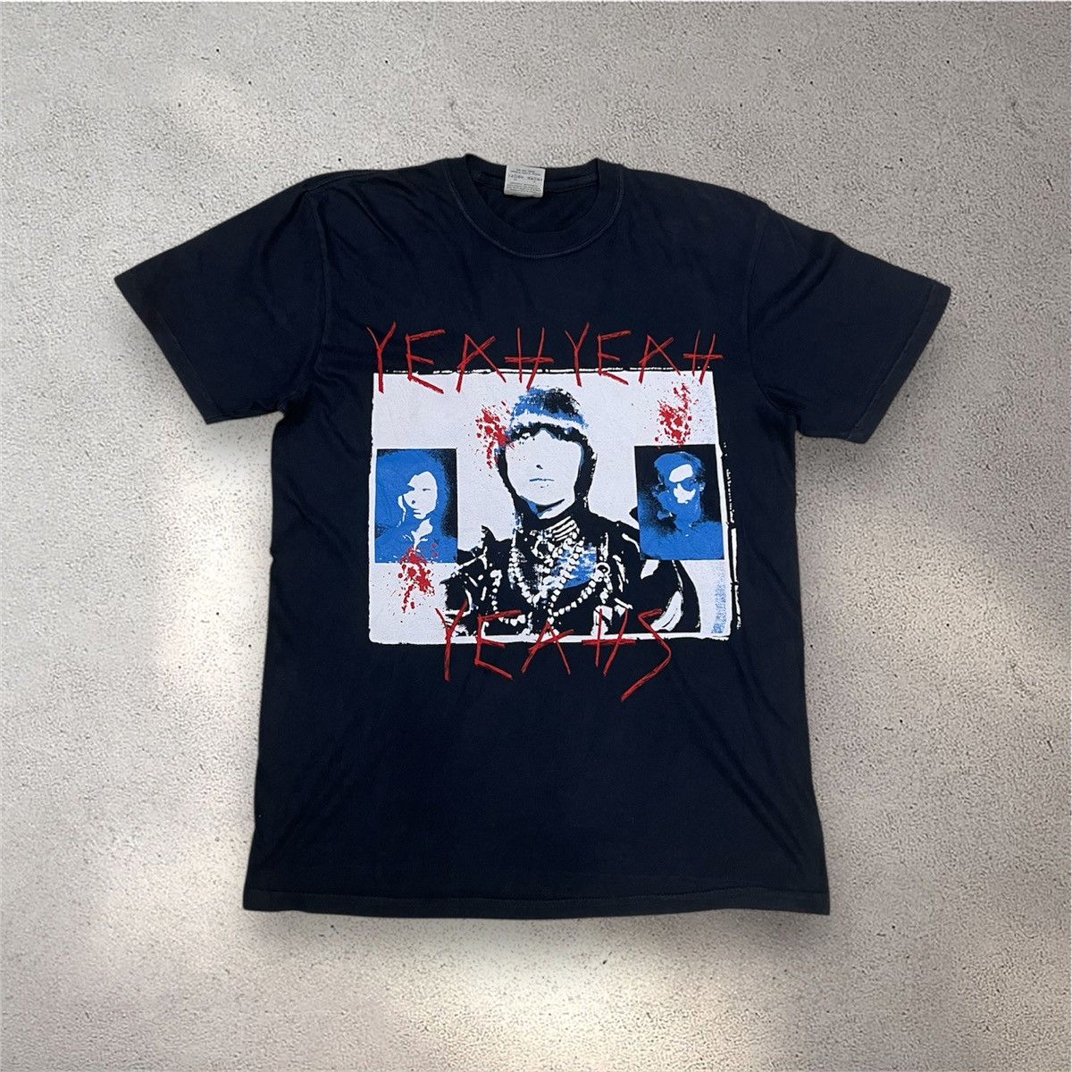Band Tees RARE Vintage Yeah Yeah Yeahs Indie Band Tshirt Size US M / EU 48-50 / 2 - 1 Thumbnail