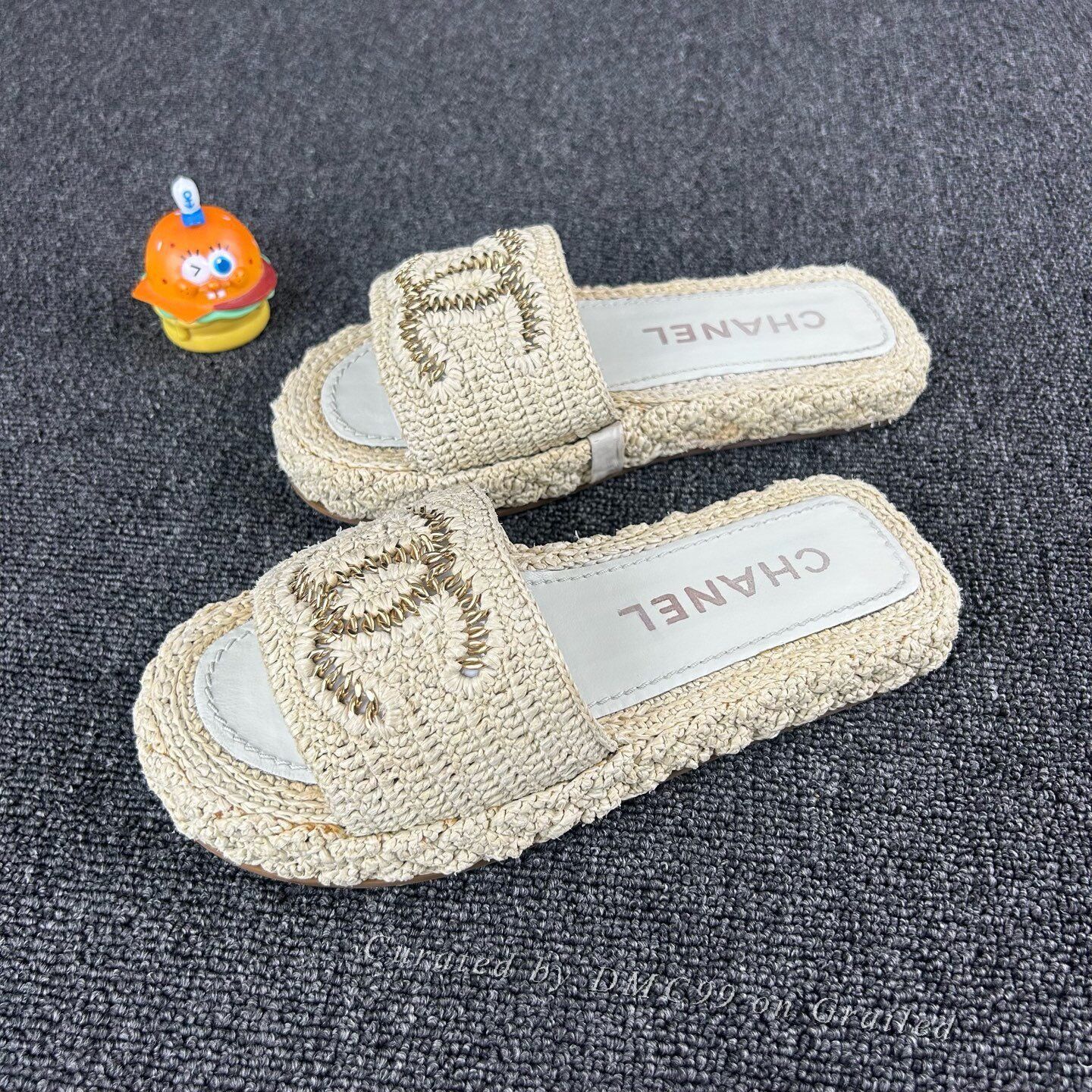 Chanel Chanel Beige Straw Slippers Size US 5 / IT 35 - 1 Thumbnail